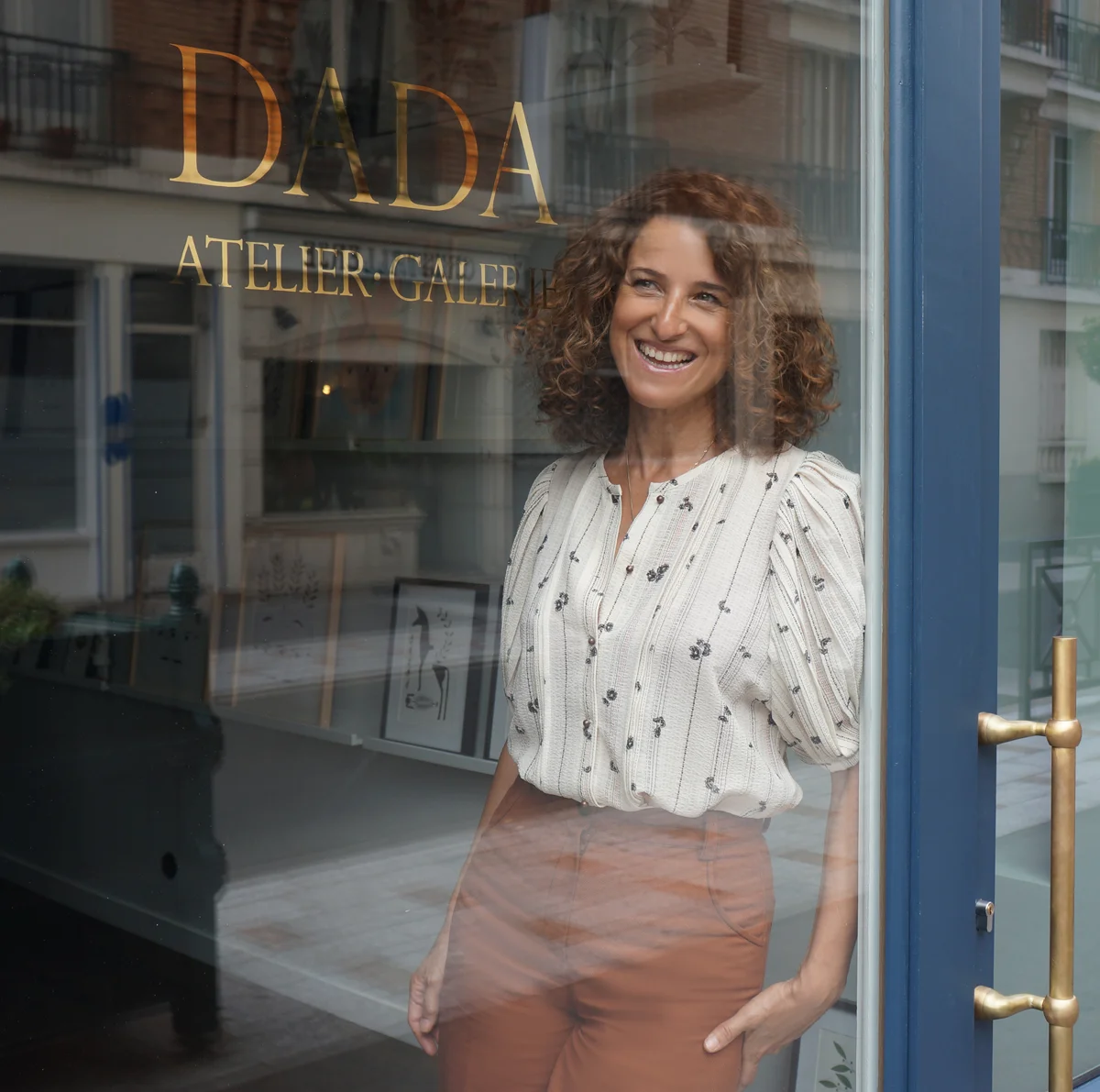 CK derrière vitrine moins retouchée carré.jpg