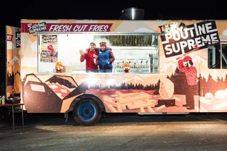 PoutineSupreme_Truck at night.jpeg
