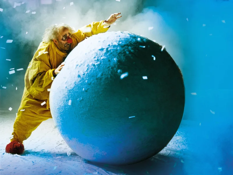 SlavaSnowshow_V-Vial_Feature_800x600.jpg