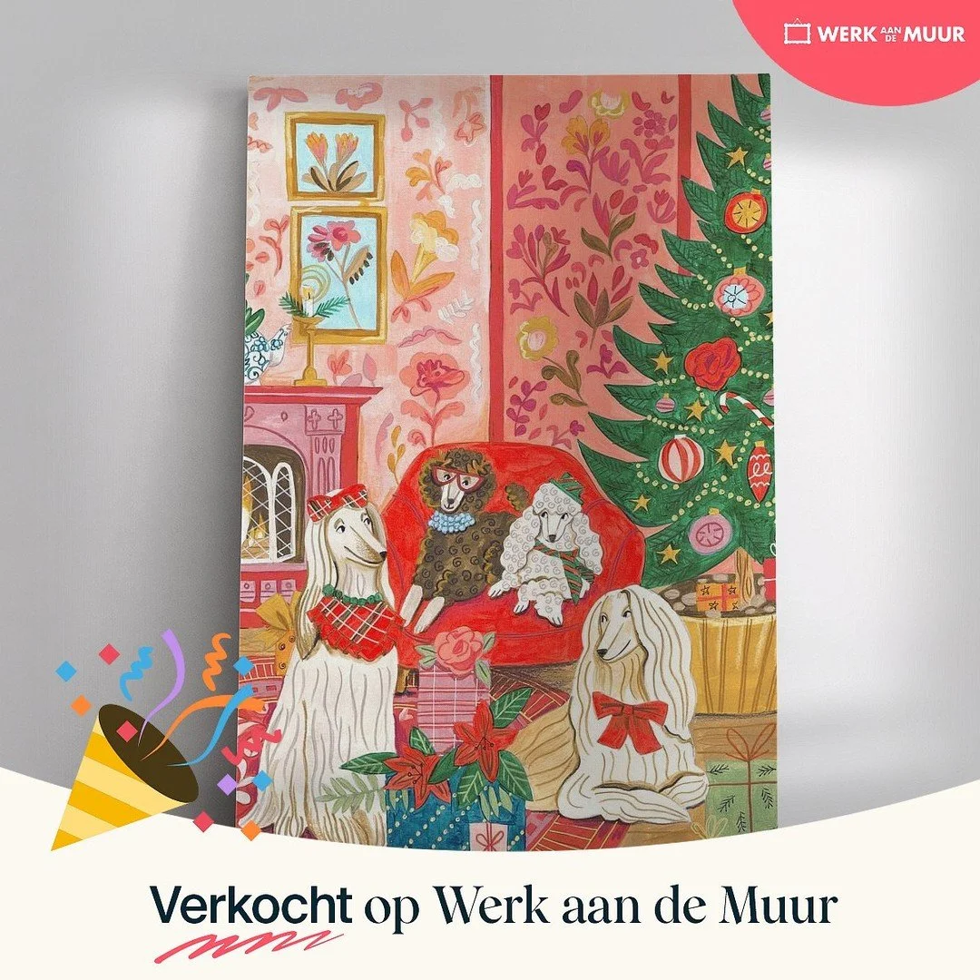 🌟 SOLD 🌟 &quot;Afghaanse windhonden in gezellige woonkamer met kerst in heldere kleuren&quot;⁣
Een vrolijke en kleurrijke illustratie van twee sierlijke Afghaanse windhonden liggend op een vrolijk tapijt en grappige Franse poedels op een rode stoel