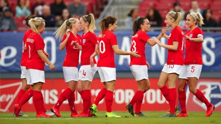 lionesses.jpg