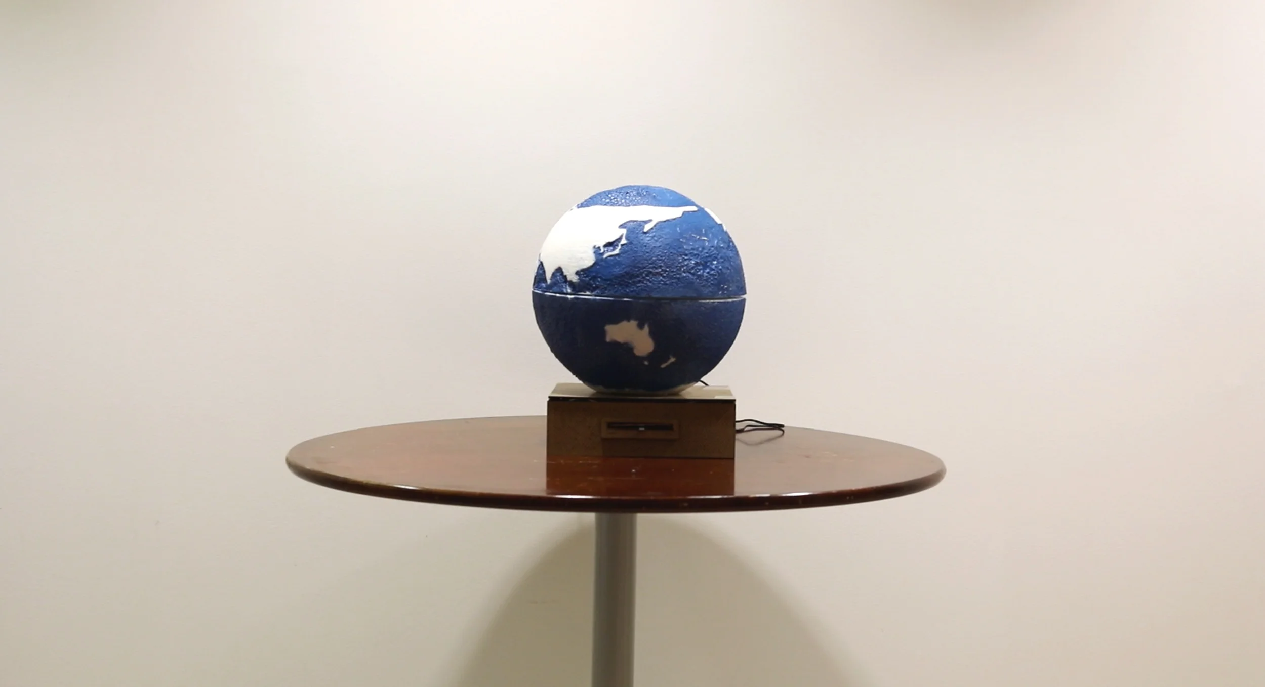 Globe+1.jpg