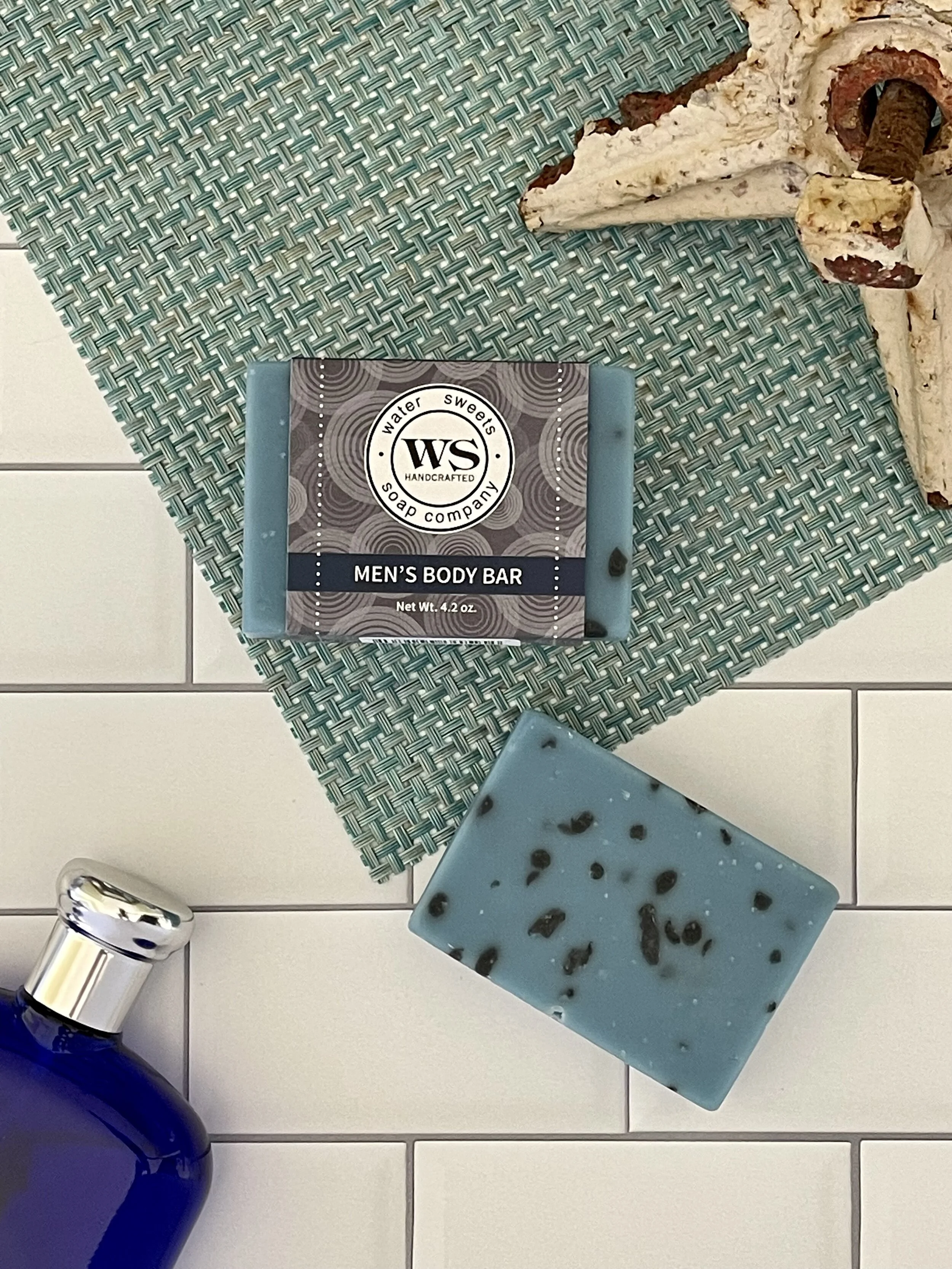 Midnight Waters Mens Bar.JPG