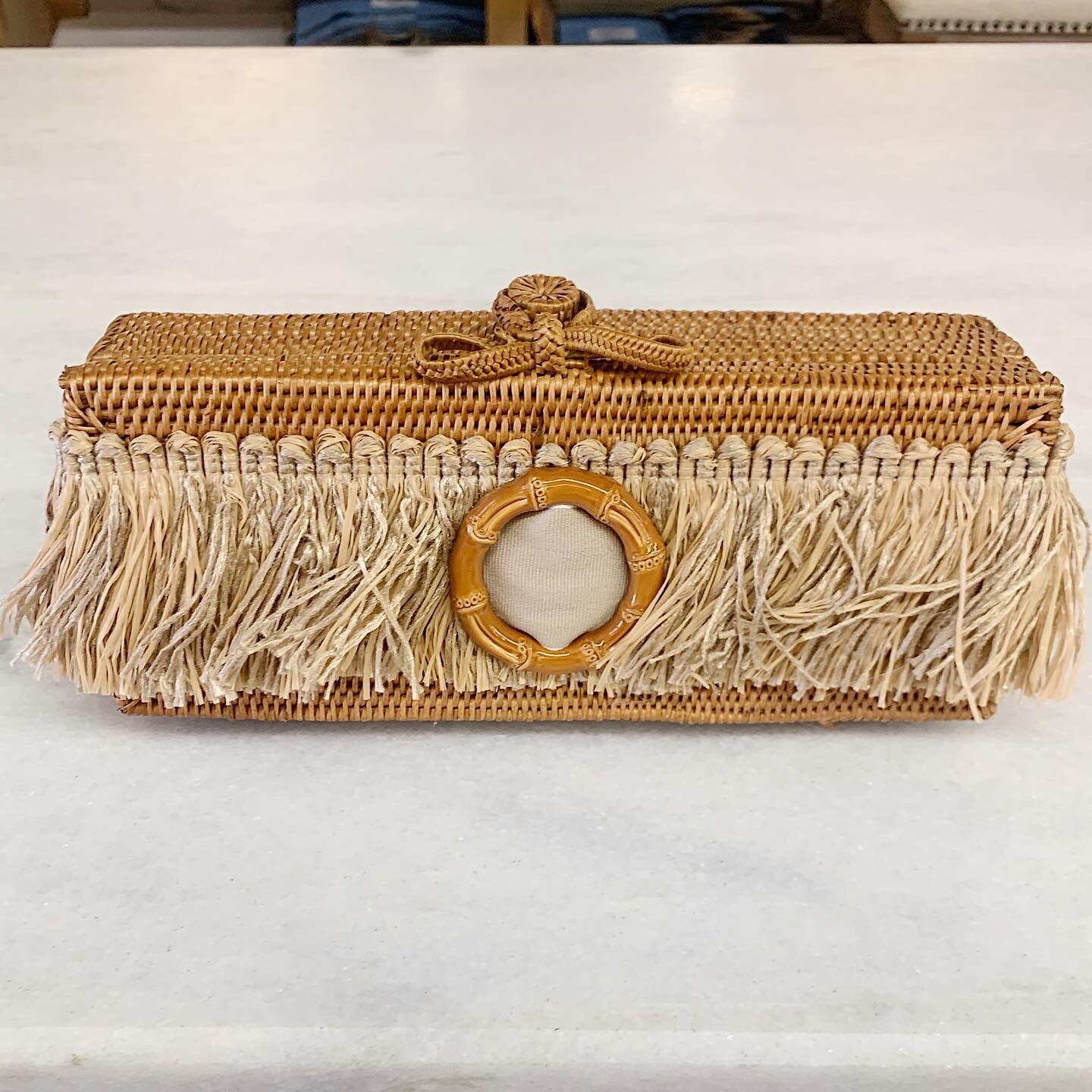 Introducing... your new best friend!!! This Leisi Lerch clutch is a summer must-have and we are IN LOVE 😍 Come shop with us 9-5 Monday-Friday all summer long! 

#wakefieldhomeal #downtownopelika #summershopping #strawbag #summerfashion