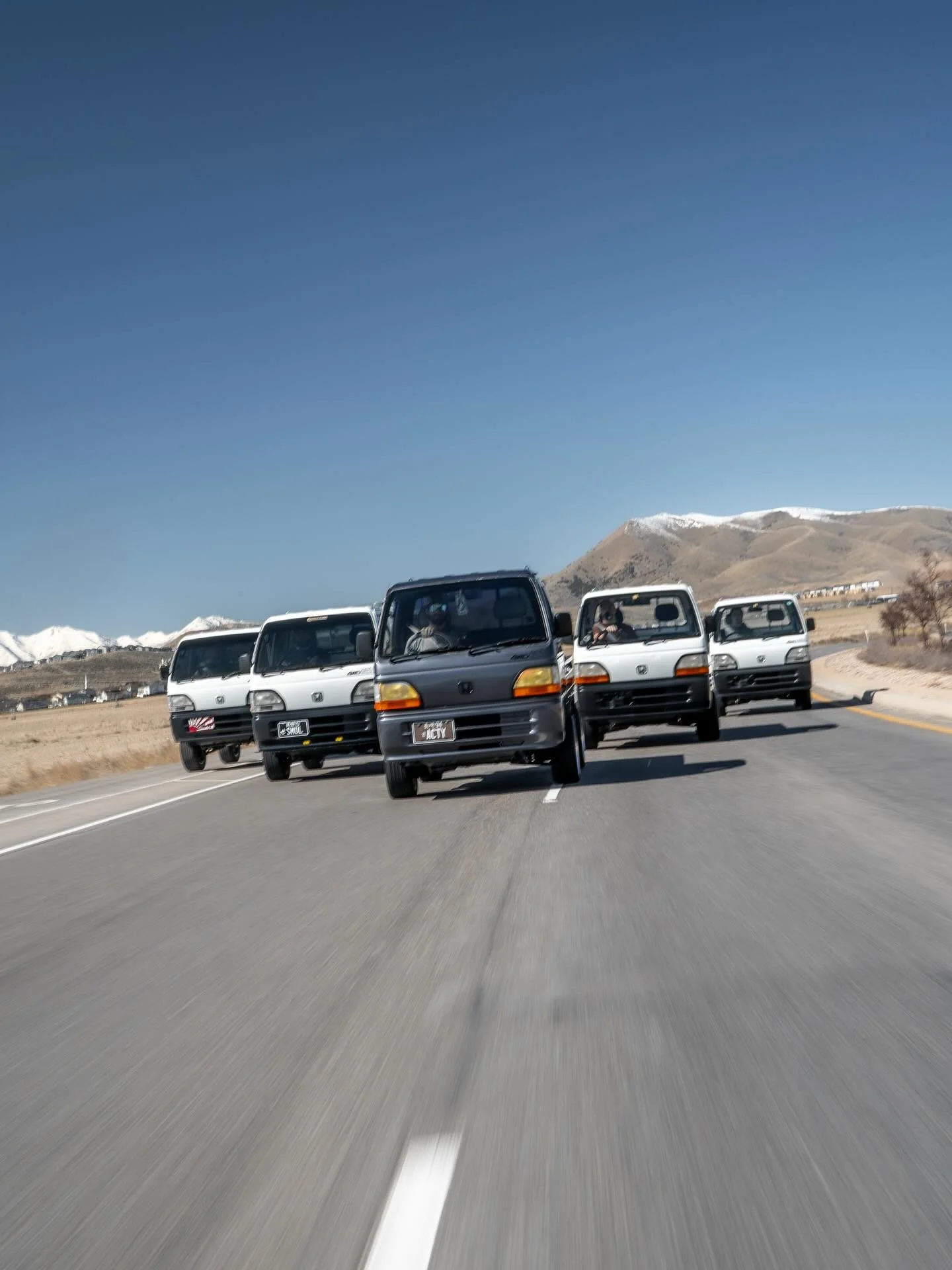 Throwback with the @actyboys . Most menacing group of trucks I&rsquo;ve ever seen. Absolutely terrorizing the streets.

Let&rsquo;s get every act in Utah together for a part 2?? 

#keitruck #hondaacty #acty #keicar #jdm #carphotography