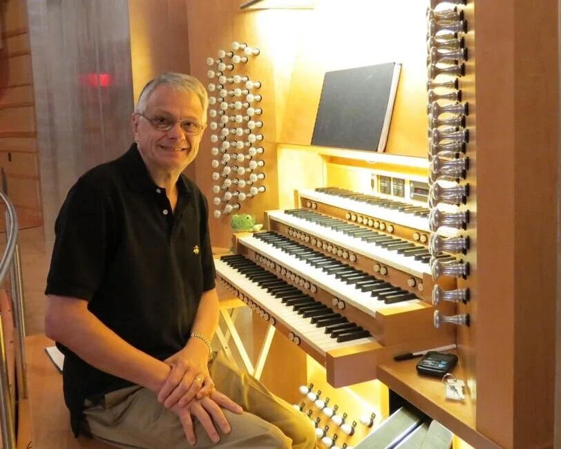 Maestro Hector Olivera - Internationally Renowned Concert Organist
