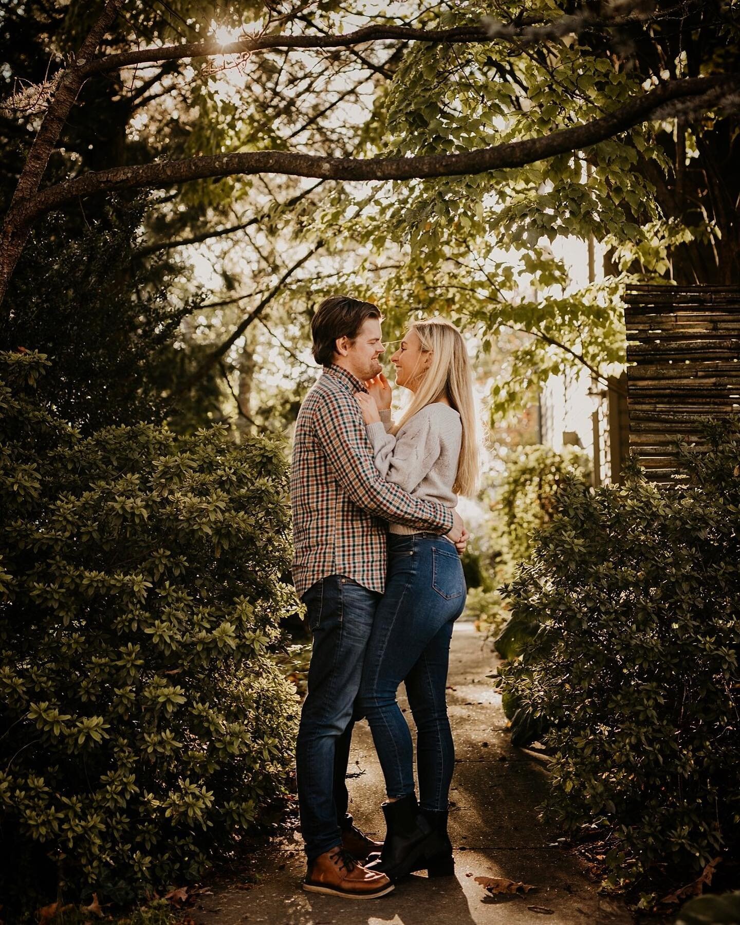 Just put up a blog for this beautiful Kennet Square engagement shoot with Ashley and Ben. Check it out the link in my bio. ❤️🧡💛