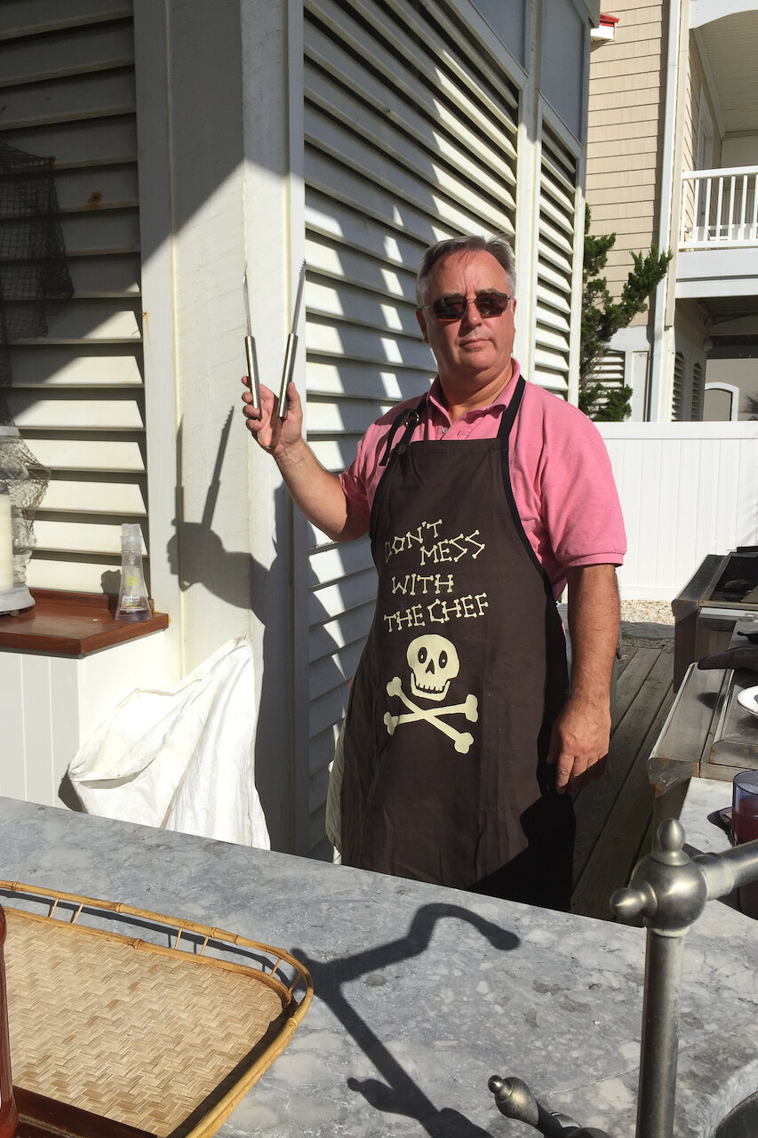 23Don't-mess-with-the-chef-apron-beach-bar.jpg