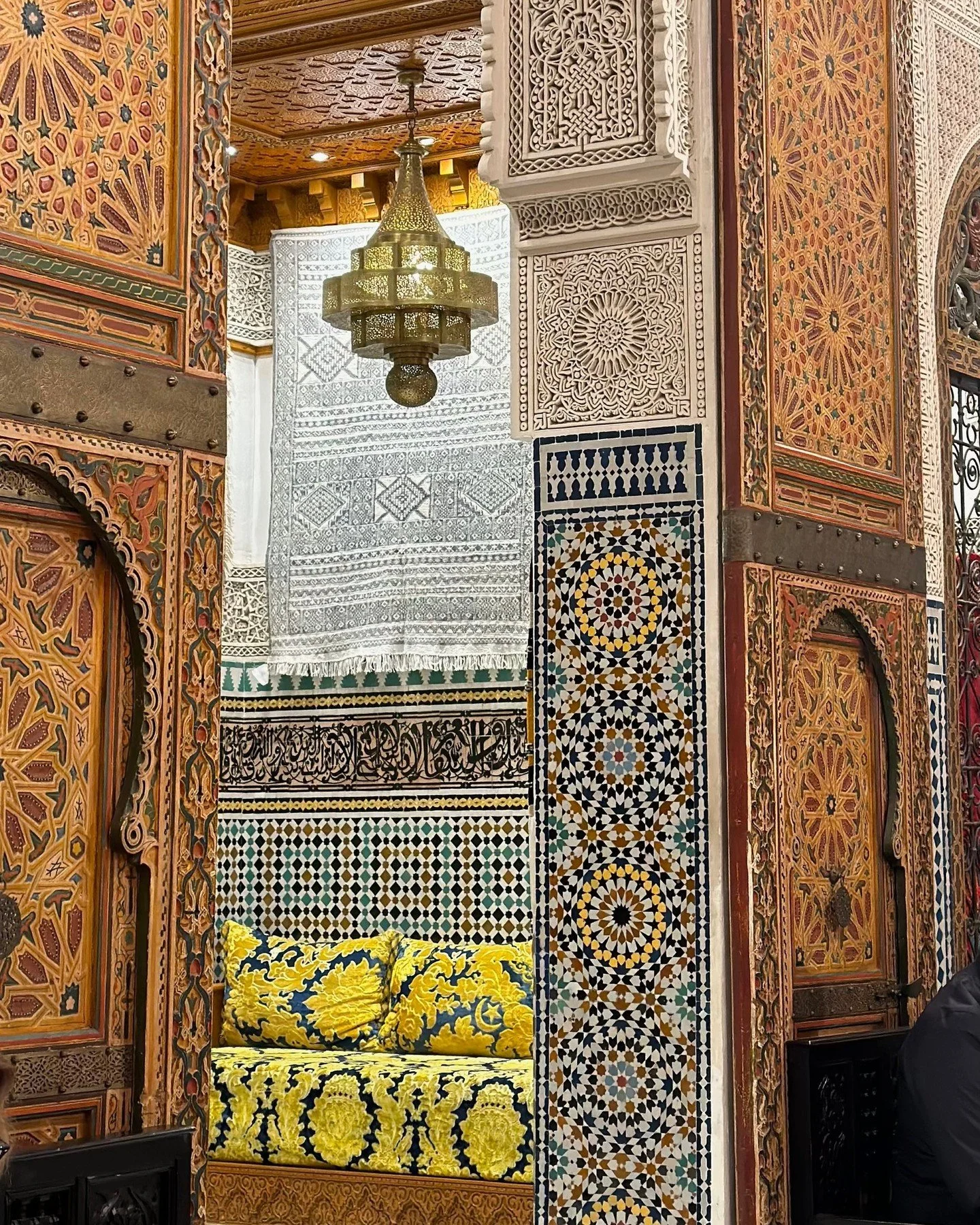 One of my favorite trips as a traveling designer was our trip to Morocco. Check out my blog (🔗 in bio) posts about this design-rich country!😍 Next month we are back in Africa for a very different trip---safari time!  I'm looking forward to glamping