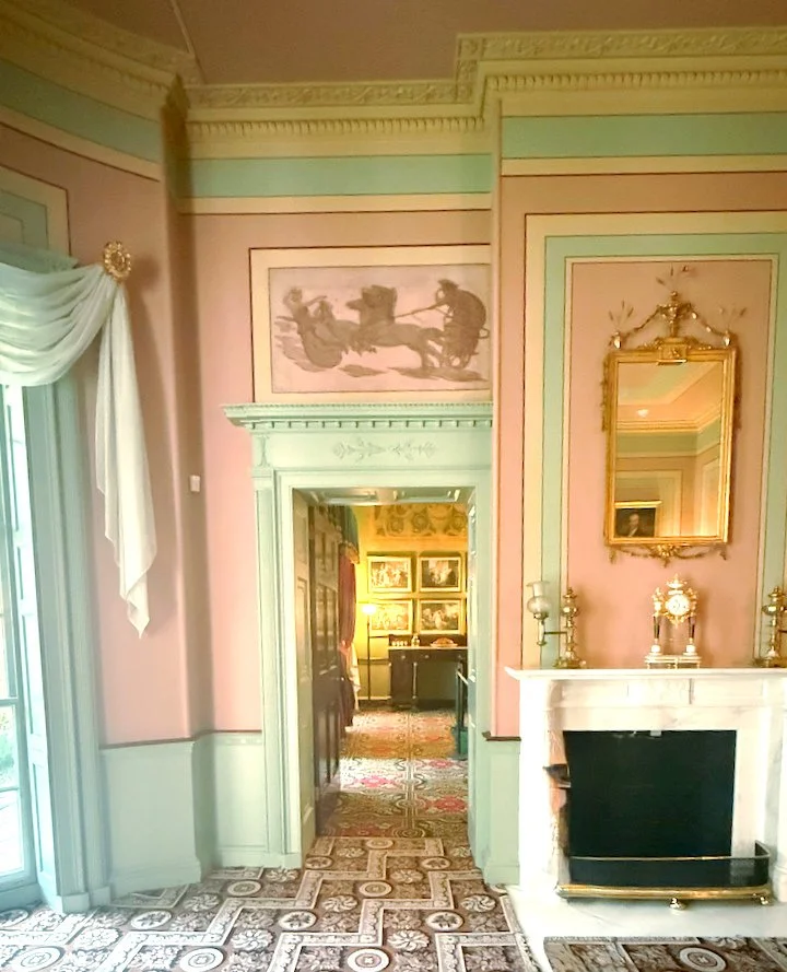 A few days ago, I joined @ifdarva for a private tour of the historic Wickham House&mdash;home of the Valentine Museum since 1898 here in Richmond, Virginia.⁠
⁠
The design inspiration inside is incredible. From the bold color pairings to the exquisite