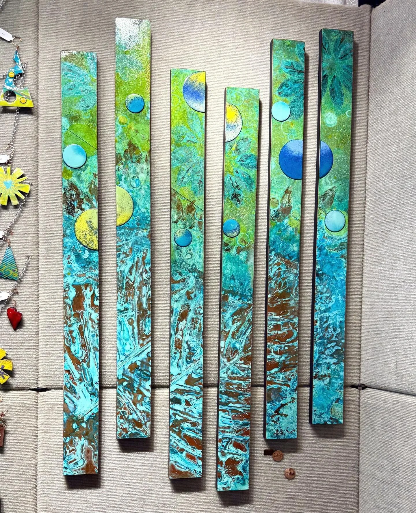 What a day at @visartsrva&rsquo;s Craft + Design Show! I joined @suzwmorgan⁠
on the inaugural R&bull;Home curated tour and served as one of the jurors for the first-ever R&bull;Home Designer&rsquo;s Choice Award. A tough job because the talent this y