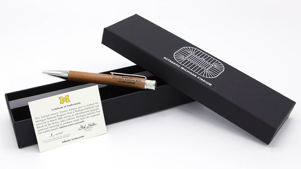 VictorsPenBoxEtc(1024wp).jpg