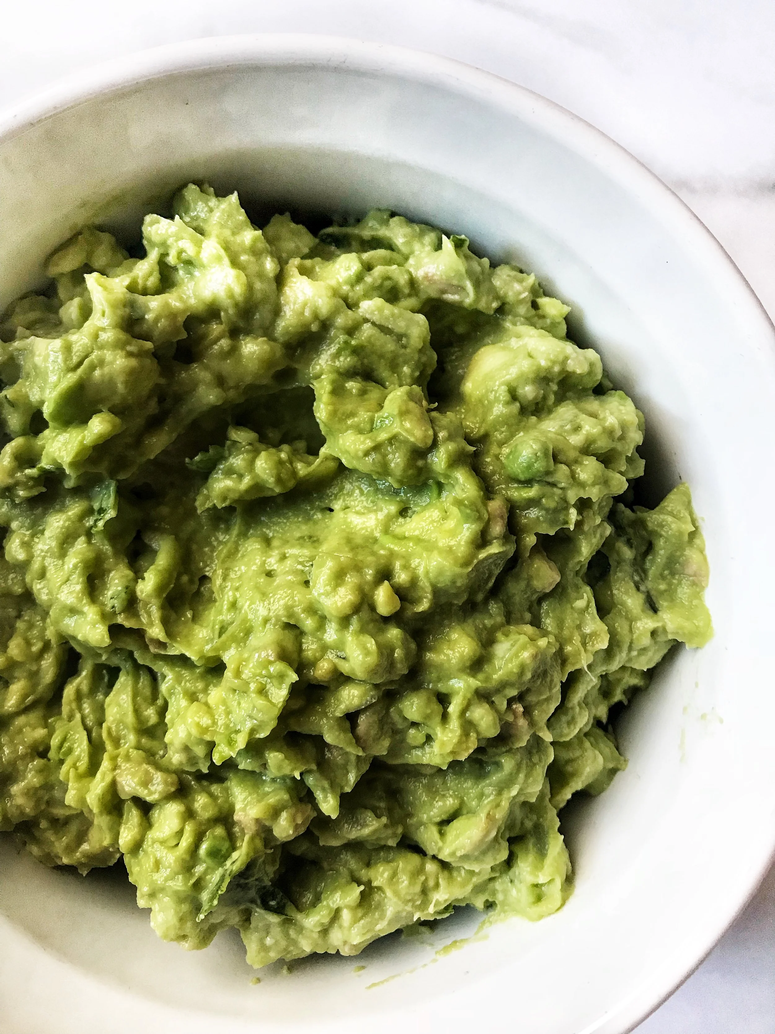 5 Minute Guacamole (vegan, paleo, 5 ingredients)
