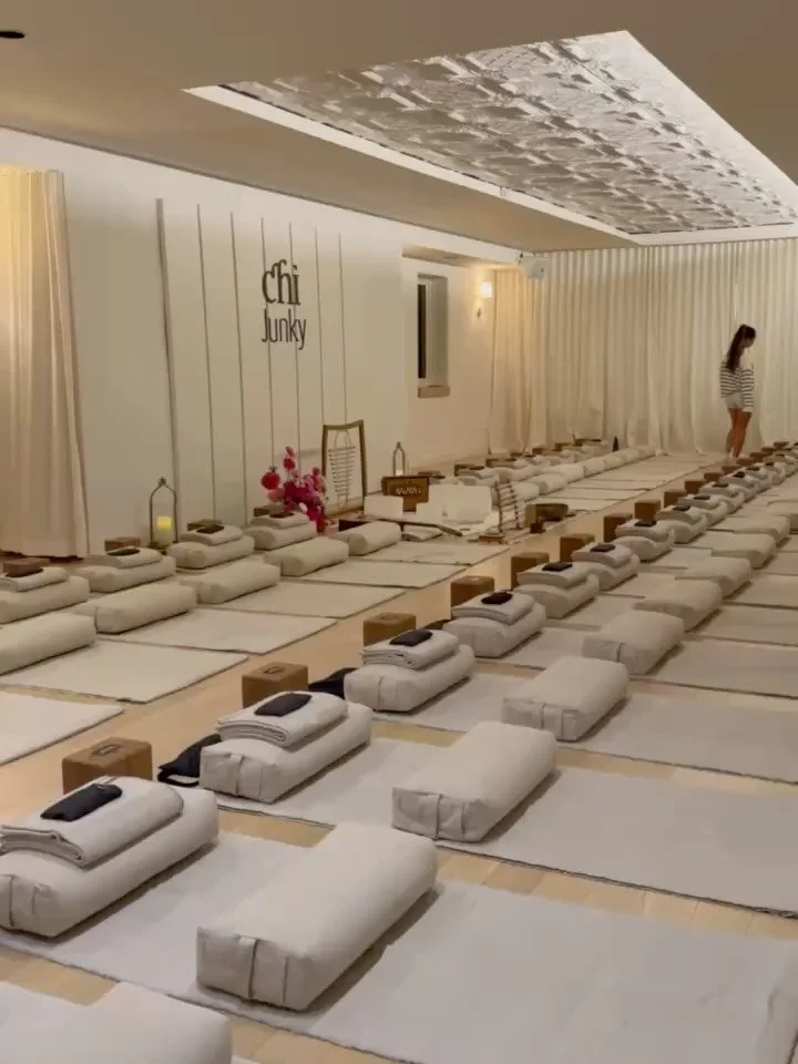 The daily gratitude practice we&rsquo;re leaning into&hellip;not just on this holiday, but everyday and especially on the harder days.

So here&rsquo;s 20 things I&rsquo;m grateful for&hellip;slide by slide with unfiltered audio.

From my Chi family 