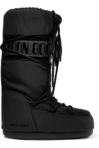 Shell and rubber snow boots €152.15 Photo: www.net-a-porter.com