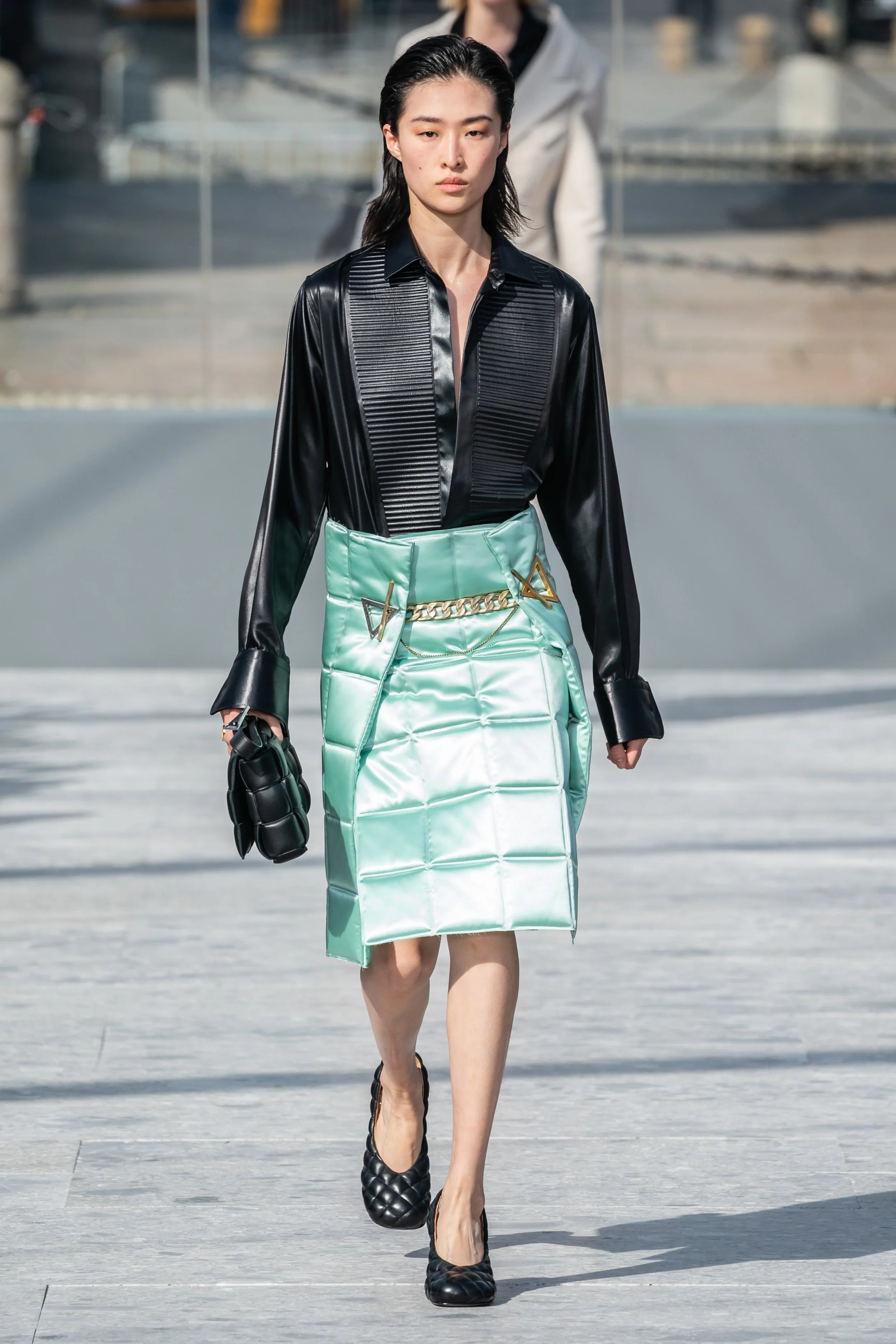Photo: Alessandro Lucioni / Gorunway.com , from vogue.com .