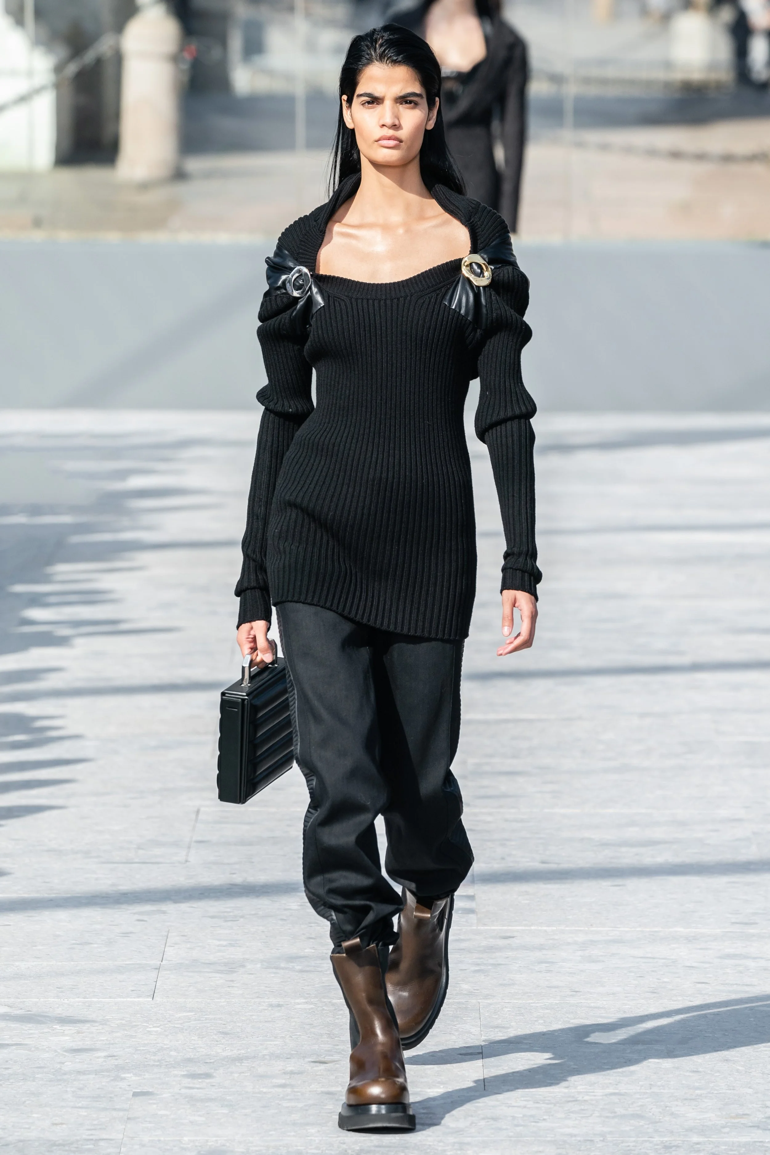Photo: Alessandro Lucioni / Gorunway.com , from vogue.com .