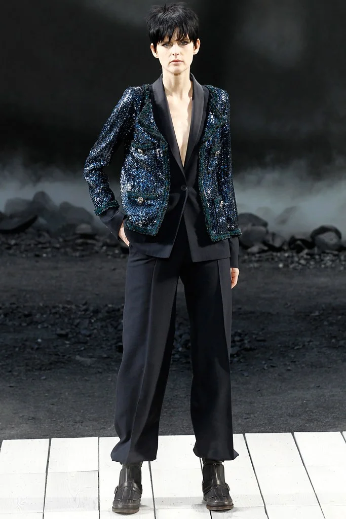 Fall 2011 ready-to-wear show. Photo: Yannis Vlamos / Gorunway.com .