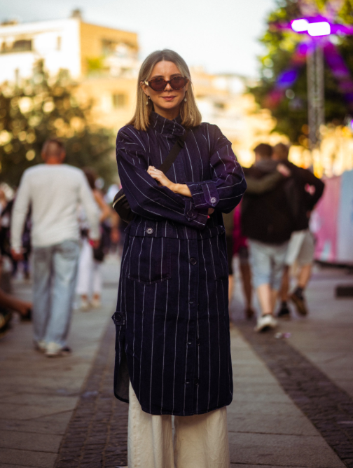 Andrea Takle looks so stylish in oversized jacket and pants! Photo: Sander Berhus / Estér Magazine.