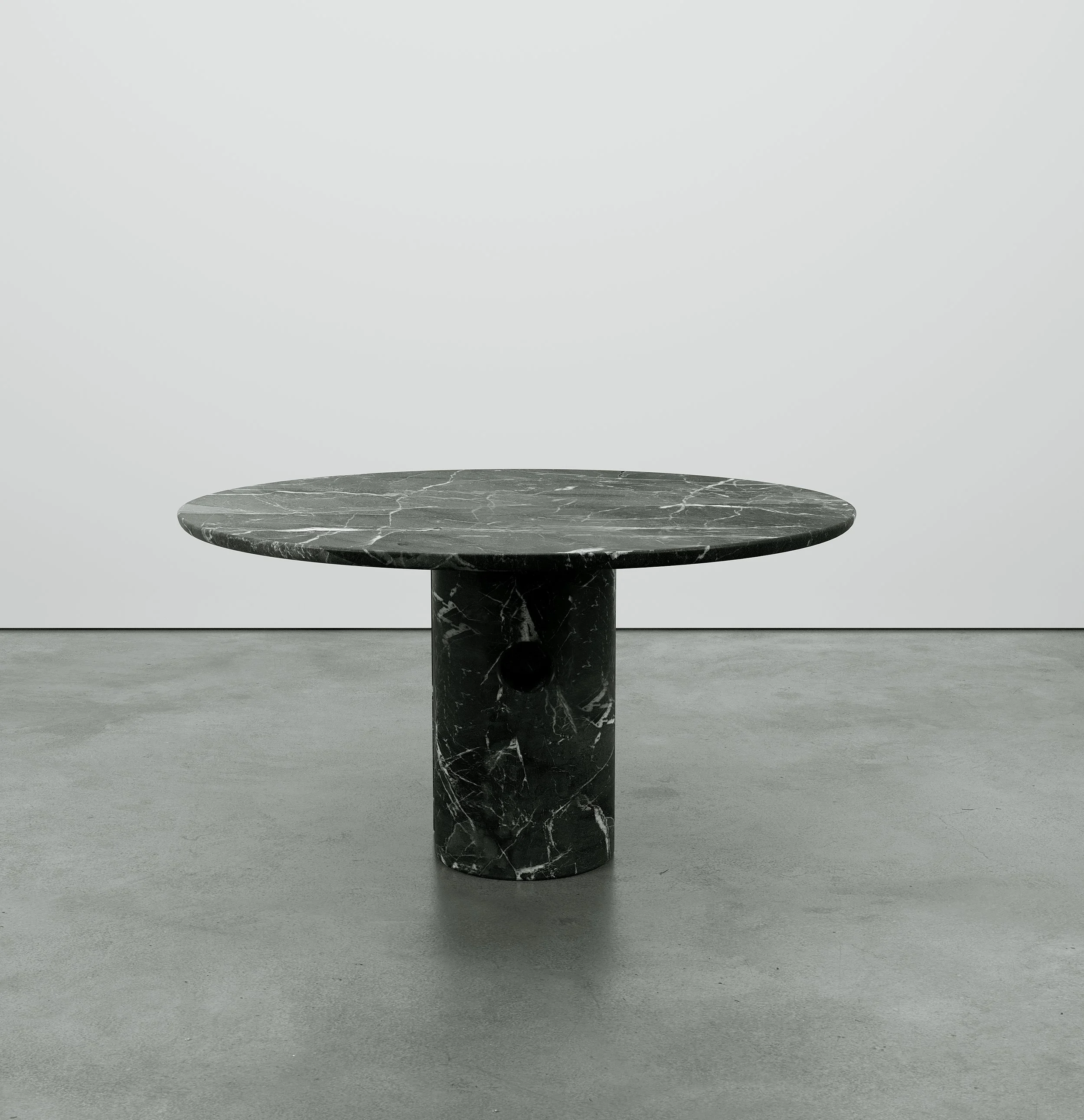 Meta table-nero-side-01.jpg