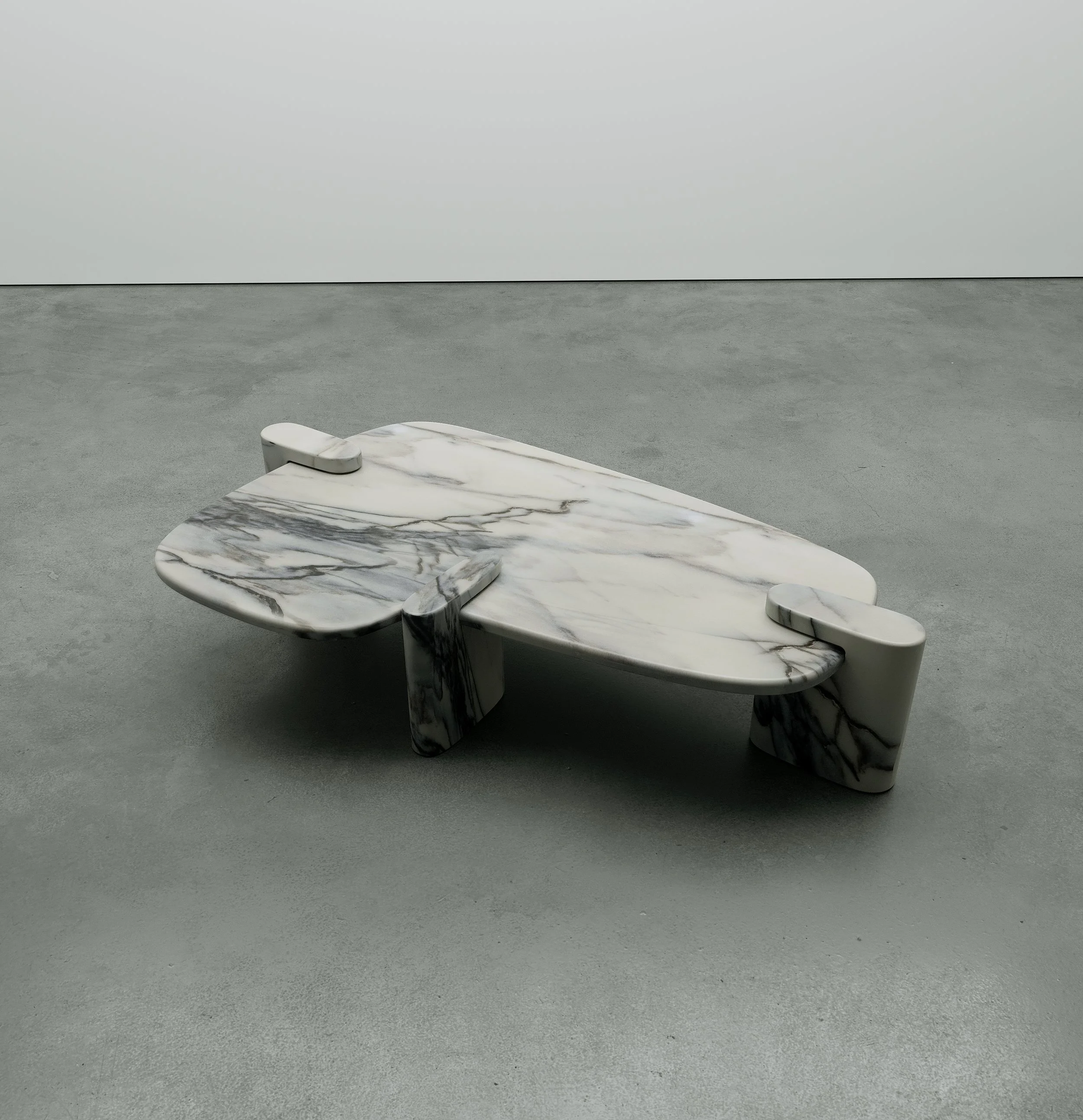 Pierce table-pele-quarter-01.jpg