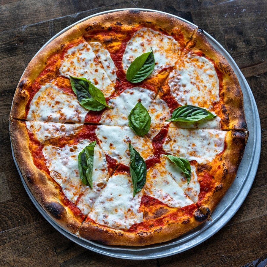 Monday&rsquo;s &amp; Margherita Pizza&hellip;🍕

🅷🅰🅿🅿🆈 🅷🅾🆄🆁 🍻 
Monday-Friday 3pm-7pm
$8 House Drinks 
$8 House Wines
$1 Off All Draft Beers &amp; Specialty Cocktails
New Happy Hour Bar Menu 🙌🏻🙌🏻🙌🏻
(All Happy Hour Specials Are Availabl