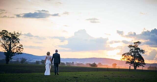 &bull; Vanessa &amp; Toby &bull;

Stunning sunset shot of these two beautiful humans.

Photo: @aurora_video_cinematography 
#bigspringshomestead 
#sunsetphotography #weddingphotography #waggawedding #farmwedding #wedshed #canberrawedding #wedoutwest