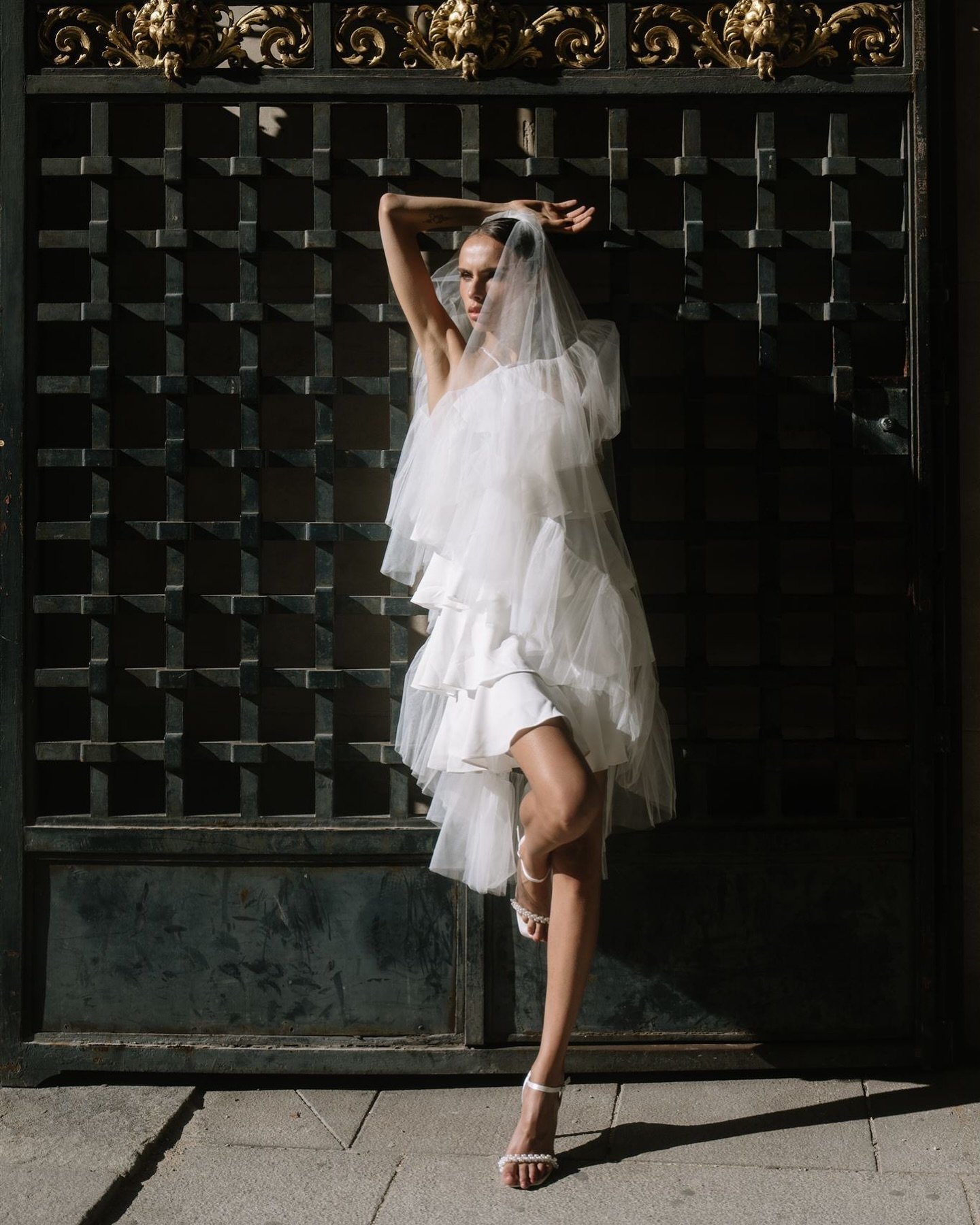 Make up : @inesboudenmuah 
Model : @adelinamat 

#paris#parisphotographer#parisweddingphotographer#pariscouplephotographer