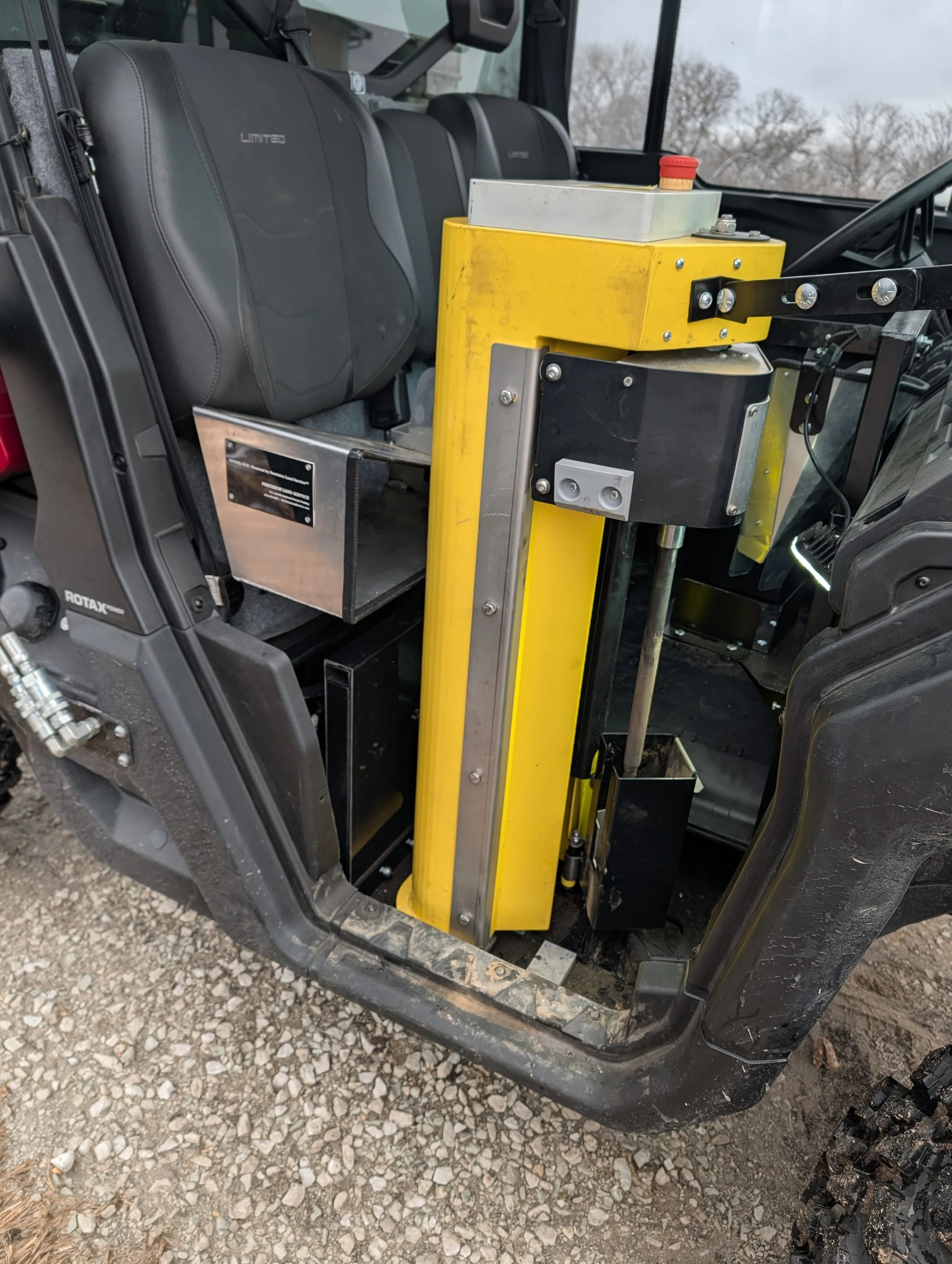 Wintex 1000 mount inside Can-am