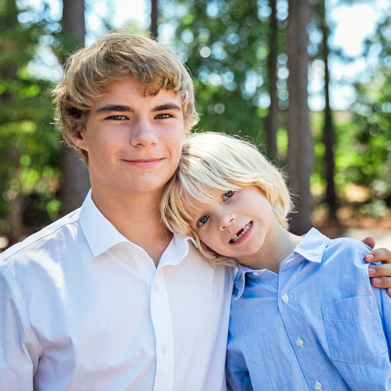 Anyone who knows Jen knows how fun, warm and easy-to-love she is. Turns out she’s also adept at handling big family photo shoots with grace and ease. I highly recommend her for your family portraits!