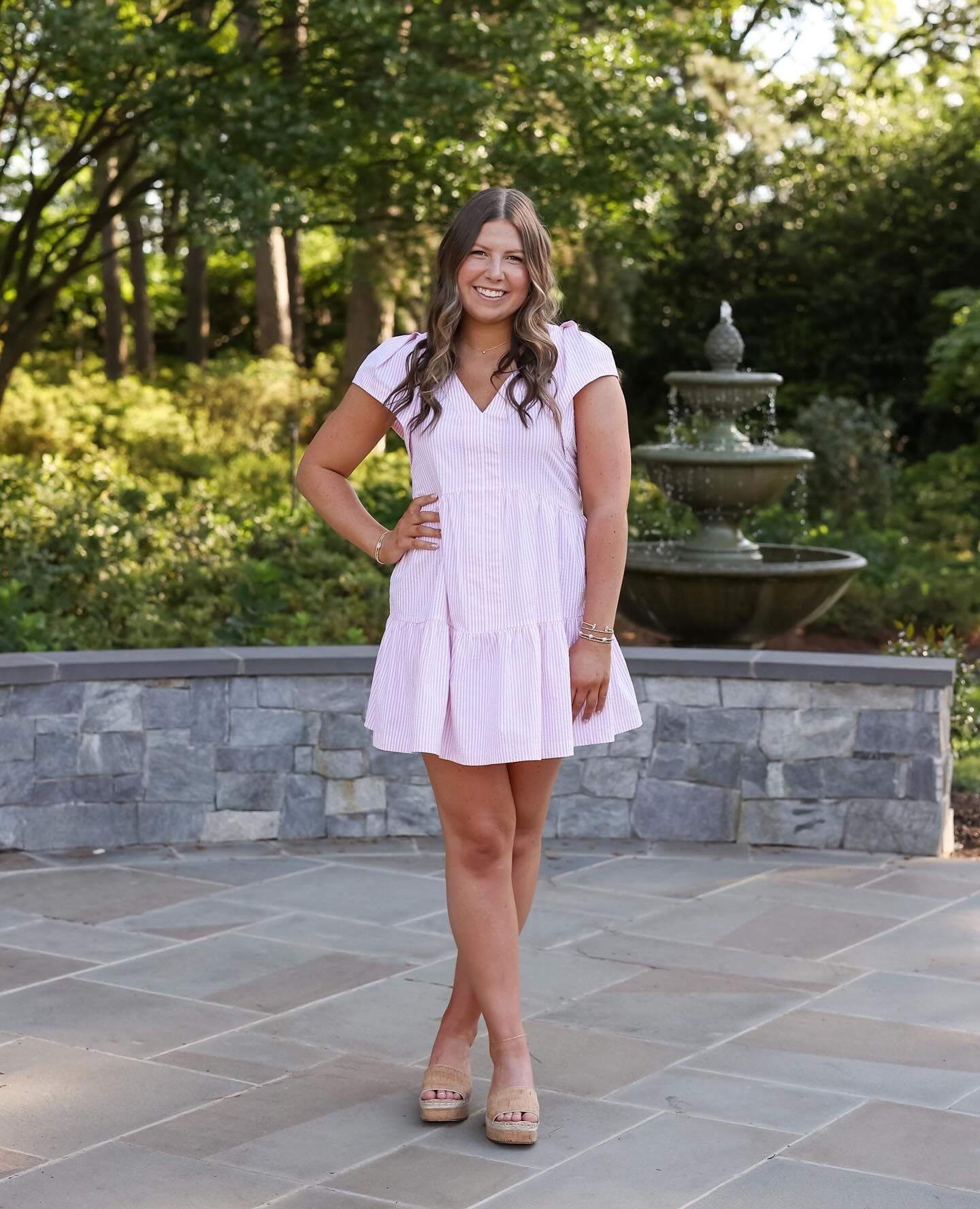 Starting the week with the one and only Kennedy @kennedybowmannn 💙This bubbly, beautiful Senior is independent, intelligent, and a successful entrepreneur! Kennedy manages over 300 honey bee colonies for her family&rsquo;s thriving apiary, Double B 
