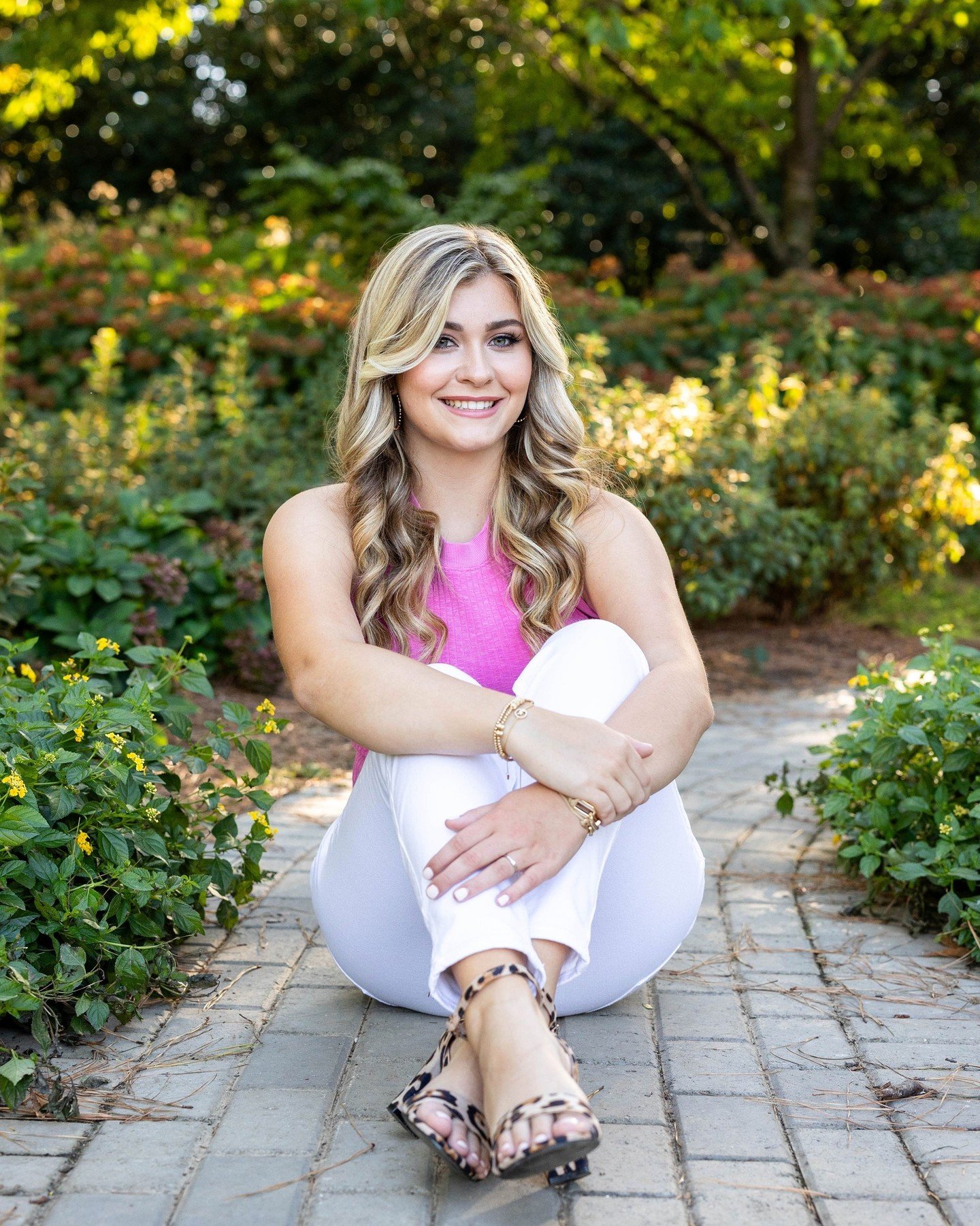 Congrats Caroline! She graduated from Leesville High School and her next stop is UNC!! Go Heels! 🎓💗

#jenbauldreephotography #raleighseniorportraits #raleighseniorphotographer #raleighseniorpictures #wakeforestseniorphotographer #seniorluxe #senior