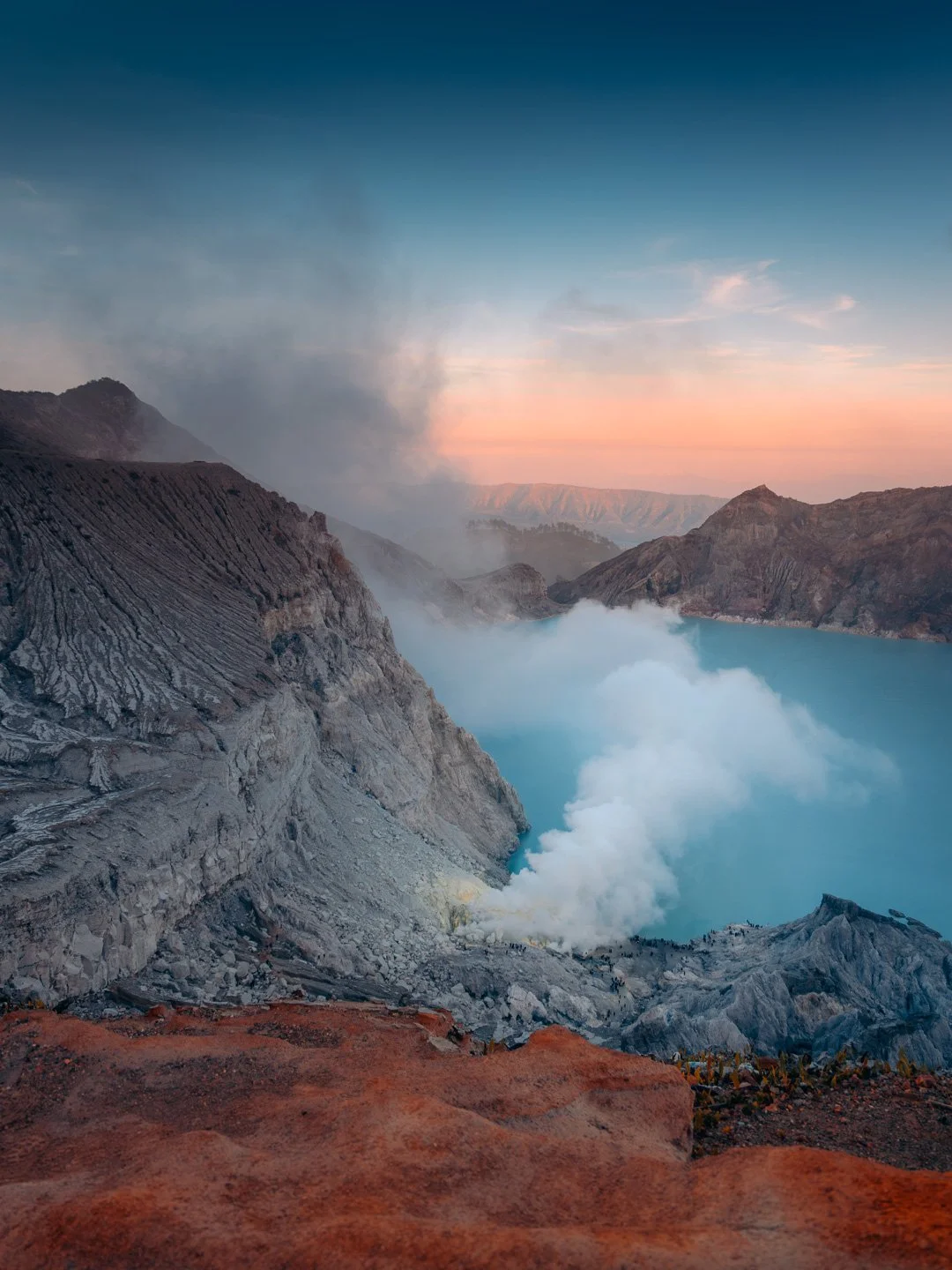 IJEN CRATER 01