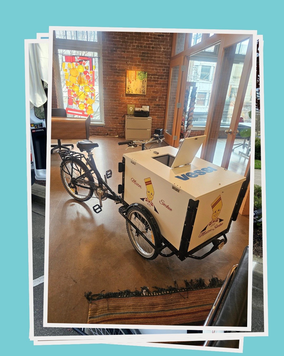 From the office to the streets&mdash;Bellevue, we&rsquo;re out here. 

This past weekend our brand ambassadors had a blast celebrating the new @vessi store in Bellevue (now open!). We&rsquo;ll be back out again this weekend with the ice cream cart. 
