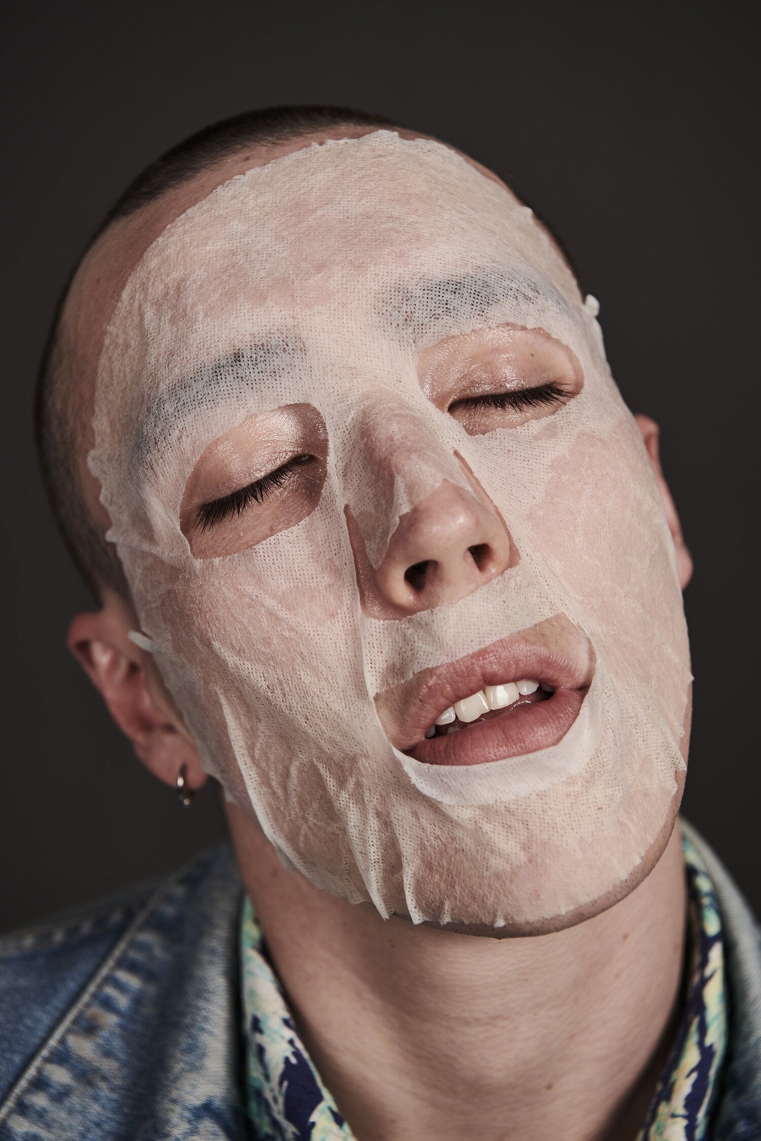 no_reply_julia_kennedy_skin_20.jpg