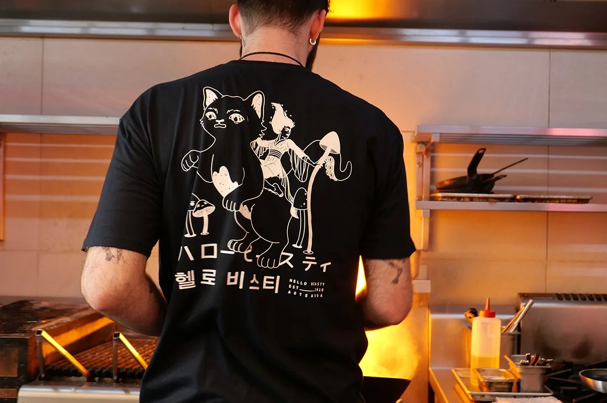 BEASTY CAT TEE — UNISEX