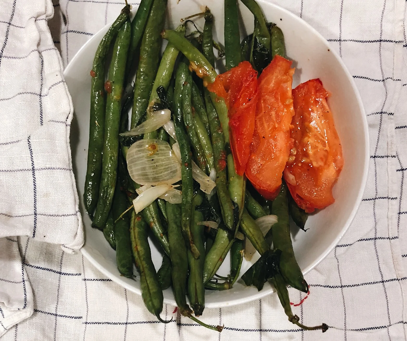 Green Beans With Shallots, Tomatoes, and Basil