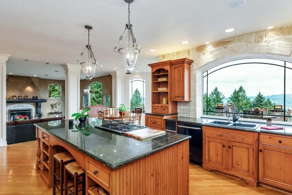 KITCHEN 1.jpg