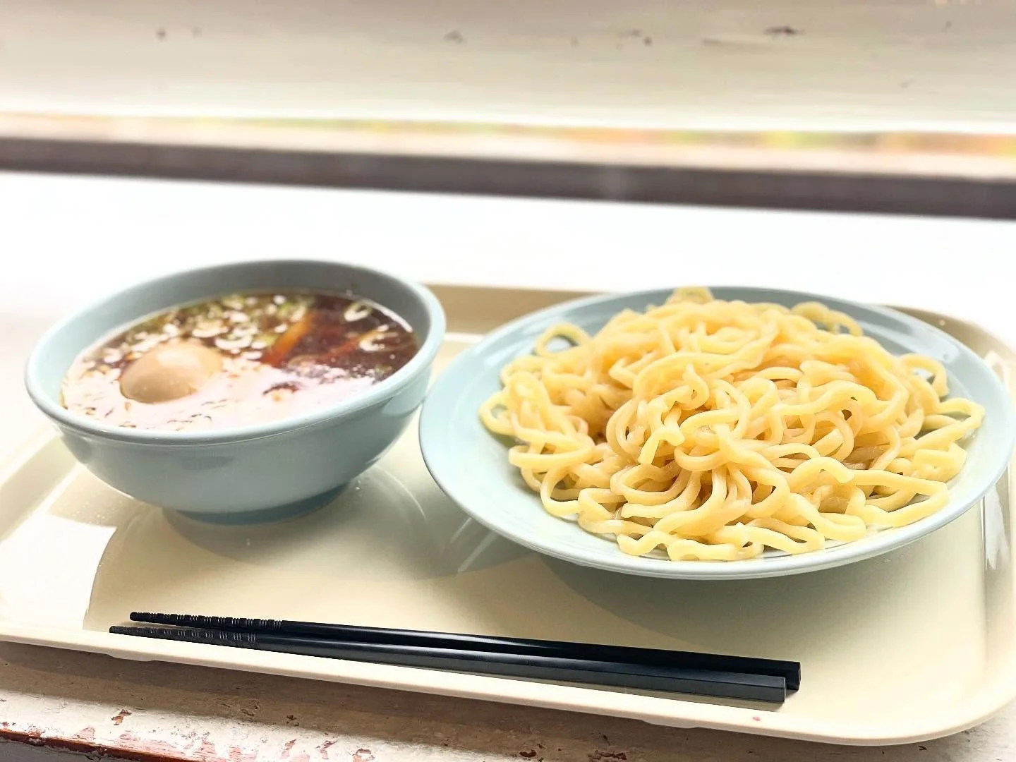 🍜山ノ内大勝軒
@yamanouchi.taishouken 
📍グリーンシーズンは志賀高原山の駅
幸の湯から車で約10分
志賀高原「山の駅」にある【山ノ内大勝軒】で、
もりそばをいただきました🍜
つけ麺の元祖・大勝軒の味を、
志賀高原の美しい紅葉を眺めながら楽しめるなんて...
贅沢すぎるひととき😌🍁✨
自然の中で食べる熱々のもりそば、最高です!!
志賀高原にお越しの際は、ぜひ立ち寄ってみてください。
============
@sachinoyu
志賀高原 癒しの宿幸の湯