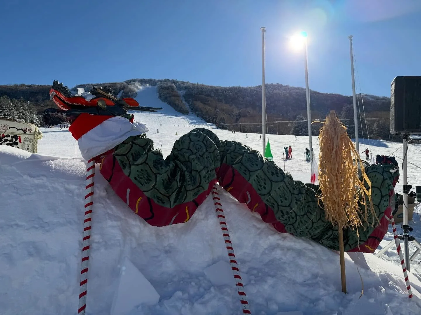 志賀高原オープニングフェスティバル2025❄️
今年も安全祈願やセレモニーが行われ、冬の訪れを実感✨

志賀高原PRキャラクターのおこみんが
スキーをしている様子や、
志賀高原大蛇滑走が見れました⛷️✨

抽選会では、幸の湯familyで当たった人もいて
盛り上がりました☺️

今シーズンも皆さまをお迎えできることを楽しみにしております‼️

＝＝＝＝＝＝＝＝＝＝＝＝
@sachinoyu
志賀高原 癒しの宿幸の湯
長野県下高井郡山ノ内町志賀高原平床
Tel.0269-34-2902
＝＝＝＝＝
