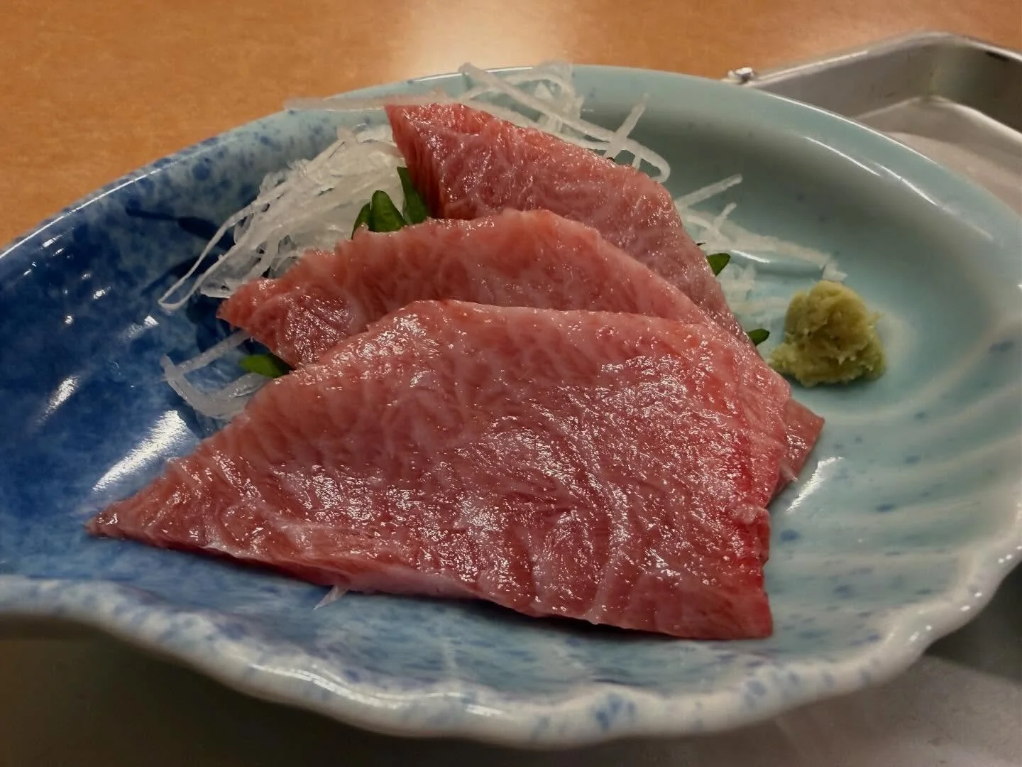 🐟急遽新鮮な大間のマグロ
ご宿泊のお客様にもご提供させていただき、
ささやかながら「幸の湯マグロパーティー」となりました✨

上質な脂と旨みを、
皆さまにゆっくりと味わっていただけたことを嬉しく思います☺️

幸の湯では、一期一会の美味しさとともに、
心に残るひとときをお届けできる宿でありたいと考えております。

＝＝＝＝＝＝＝＝＝＝＝＝
@sachinoyu
志賀高原 癒しの宿幸の湯
長野県下高井郡山ノ内町志賀高原平床
Tel.0269-34-2902
＝＝＝＝＝＝＝＝＝＝＝＝

#志賀高原