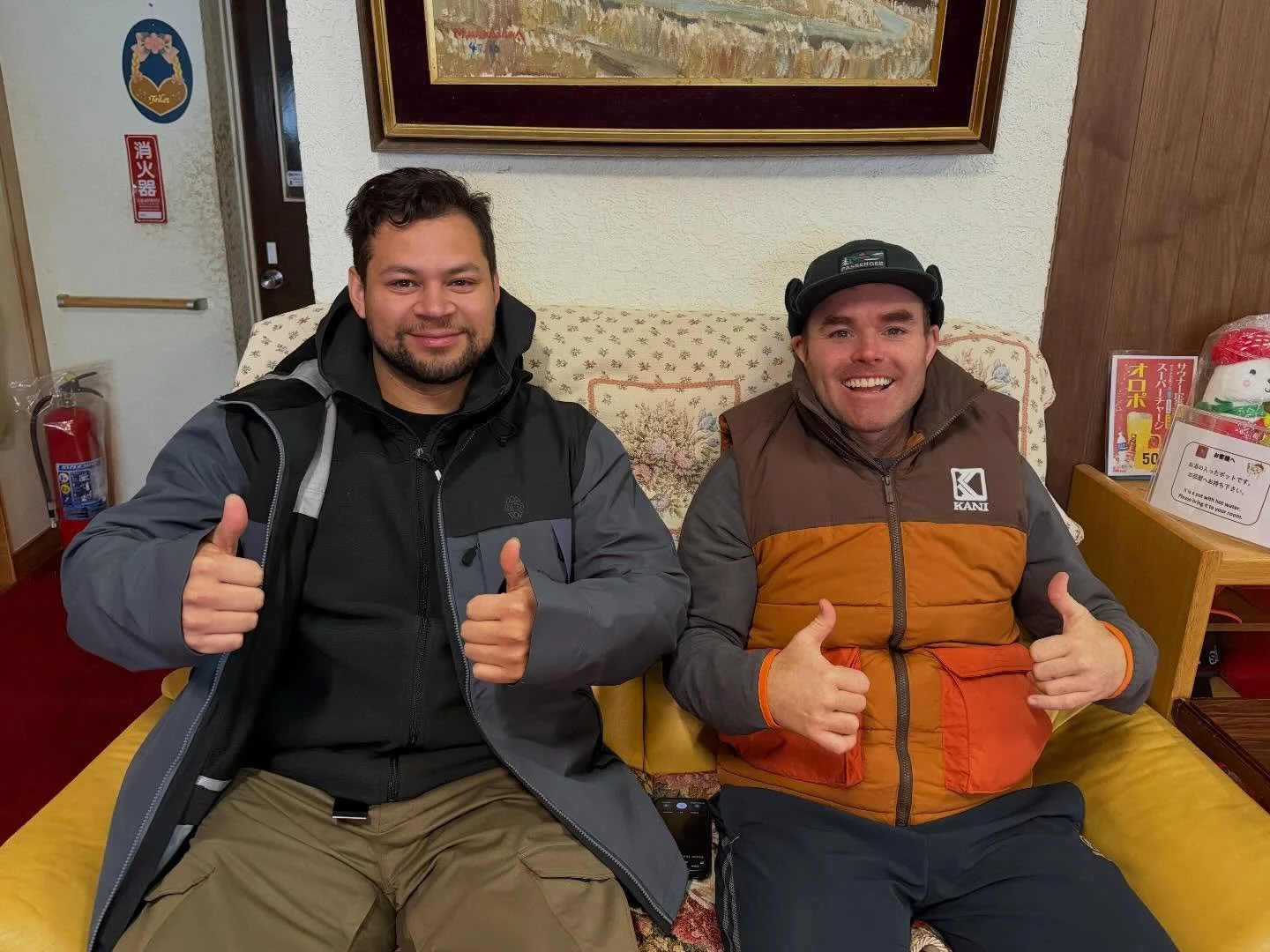 幸の湯で出会ったお客様同士が仲良くなって、
「明日一緒に滑りましょう！」
「今夜、みんなでご飯食べませんか？」

そんな自然なつながりが生まれる場所✨
それが、私たち幸の湯が目指している姿なので
とても嬉しいです☺️🤍

宿は&ldquo;泊まるだけ&rdquo;じゃない。
人と人が出会い、思い出が増えていく場所。

今日もまた、
ここから新しい物語が始まっています☺️

ニニニニニニニニニニニニニニニニニニニニ
@sachinoyu
志賀高原 癒しの宿幸の湯
長野県下高井郡山ノ内町志賀高原平