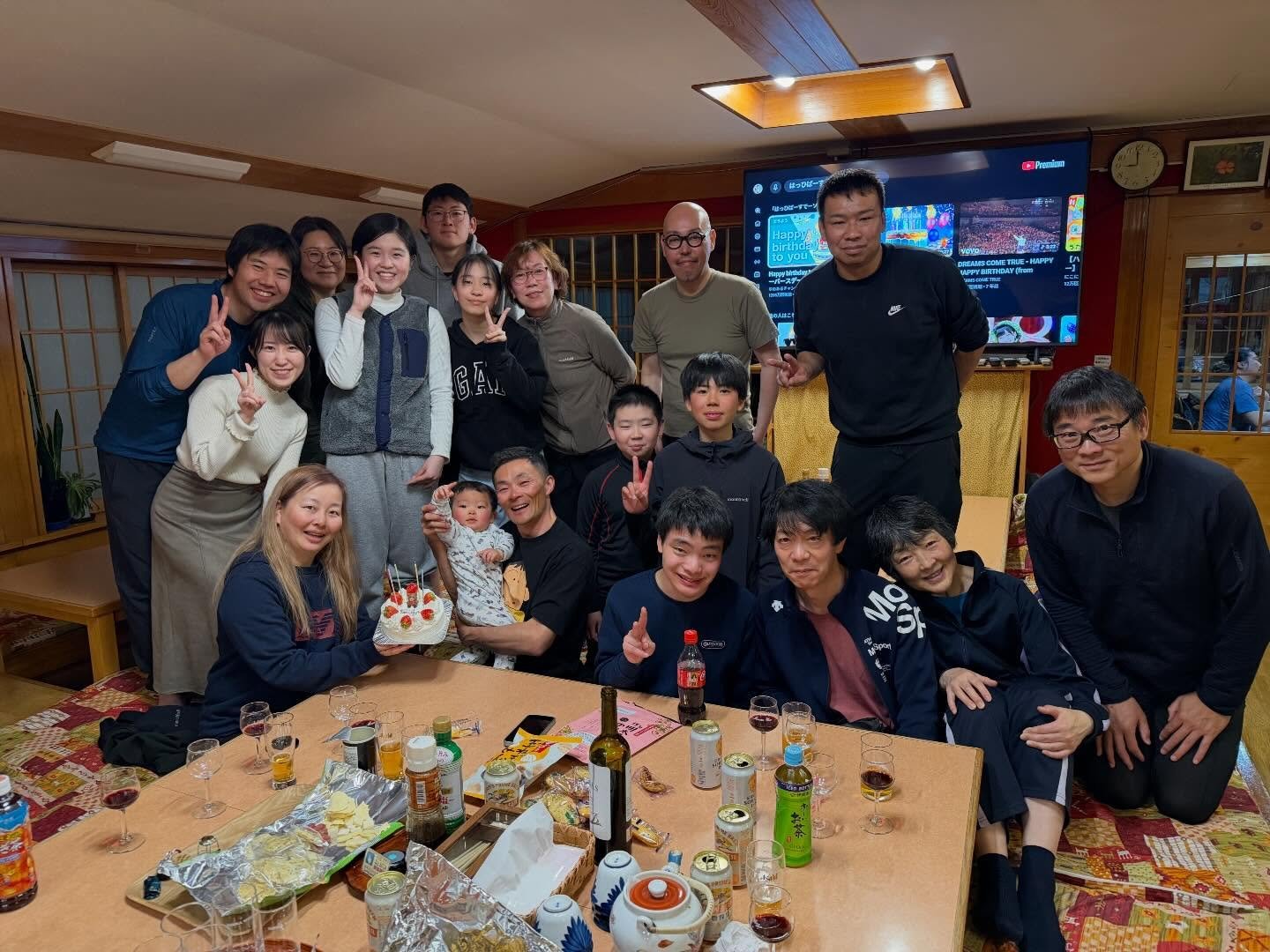 志賀高原 幸の湯にて、
心あたたまるバースデーサプライズ🎂✨ 

お食事のあと、食堂で大切な方へお祝いを&hellip;☺️❤︎ 
笑顔あふれる素敵なひとときになりました。 

こうした特別な時間を過ごしていただける空間が増え、 
スタッフ一同とても嬉しく思っています🙌

これからも、
皆さまの大切な思い出づくりをお手伝いできる
宿でありたいと思います☺️

ニニニニニニニニニニニニニニニニニニニニ
@sachinoyu
志賀高原 癒しの宿幸の湯
長野県下高井郡山ノ内町志賀高原平床
Tel.