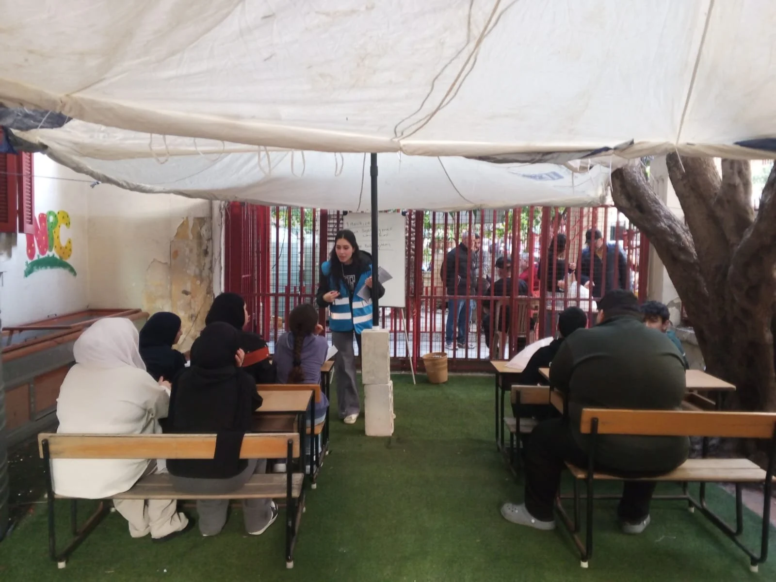 Learning continues, even in difficult times.

MMKN volunteers have started reinforcement sessions for displaced students at the Evangelical School in Ras Beirut, providing academic support and a safe learning environment for children affected by the 