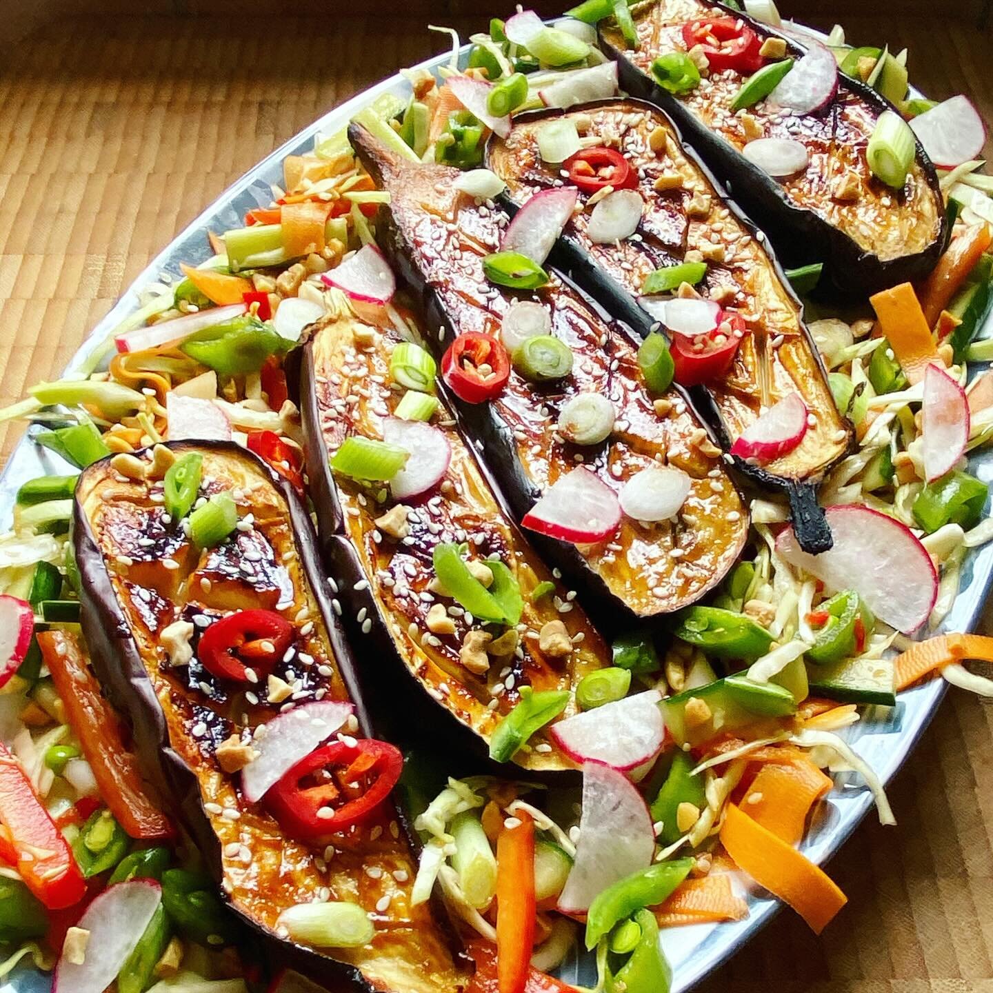 Miso baked aubergine with som tam- style slaw. Full of flavour, crunch and colourful goodness it&rsquo;s a favourite with retreat guests. 😋

#retreatchef #veganchef #misoaubergine #retreatfood #retreat #northdevonfood #devonfoodie #devonyoga #yogare