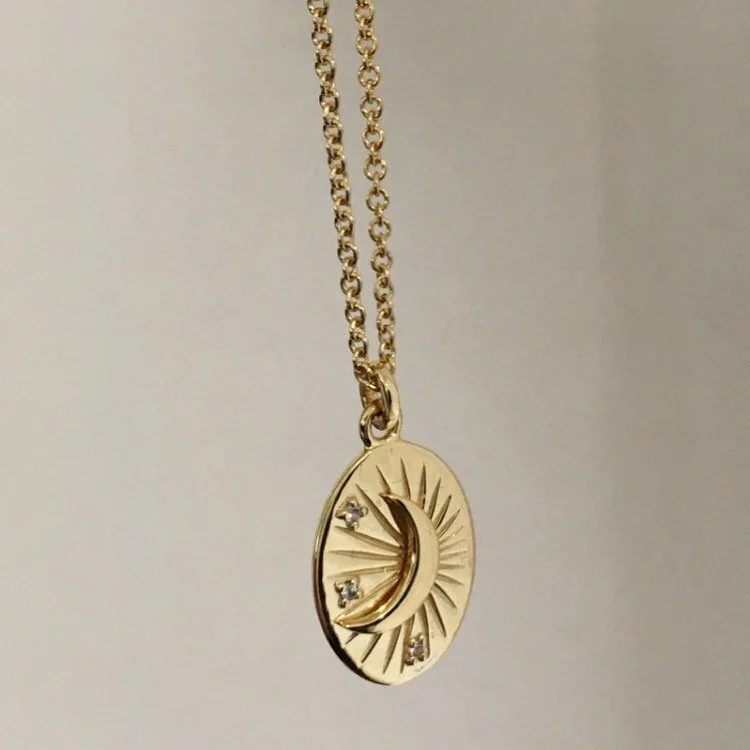I didn&rsquo;t go Black Friday shopping at all but @mejuri is having good deals on some jewelry till Dec 2....I just might have to spoil close family and friends!! #mejuri @mejuri