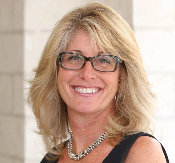 Kathleen Faries - ChainThat.jpg