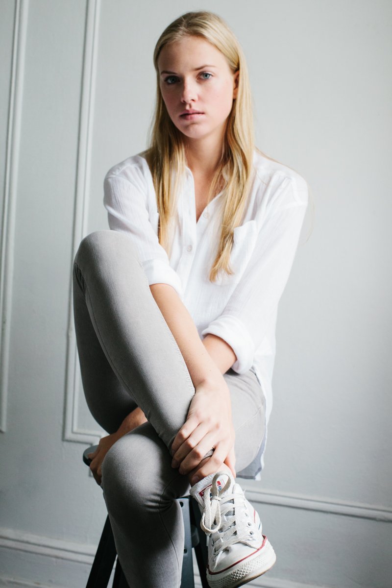 Woman_Portrait_Headshot_Studio_NYC_IMG_7489.jpg