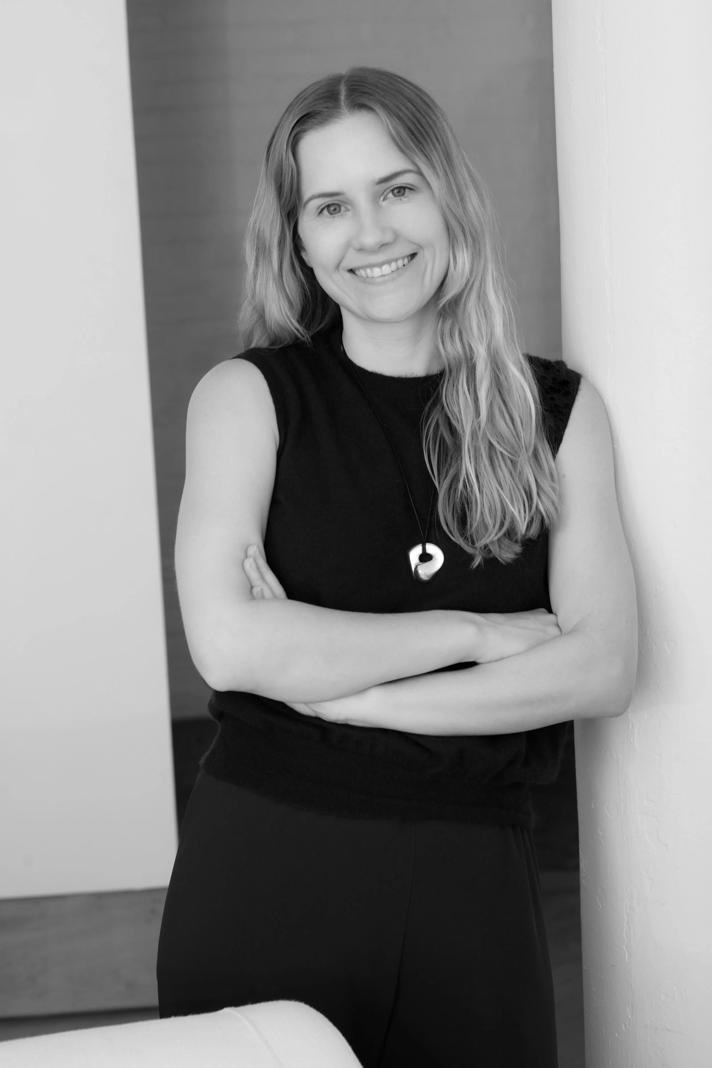 Woman_Corporate_Headshot_Portrait_NYC_0H5A2130-bw.jpg