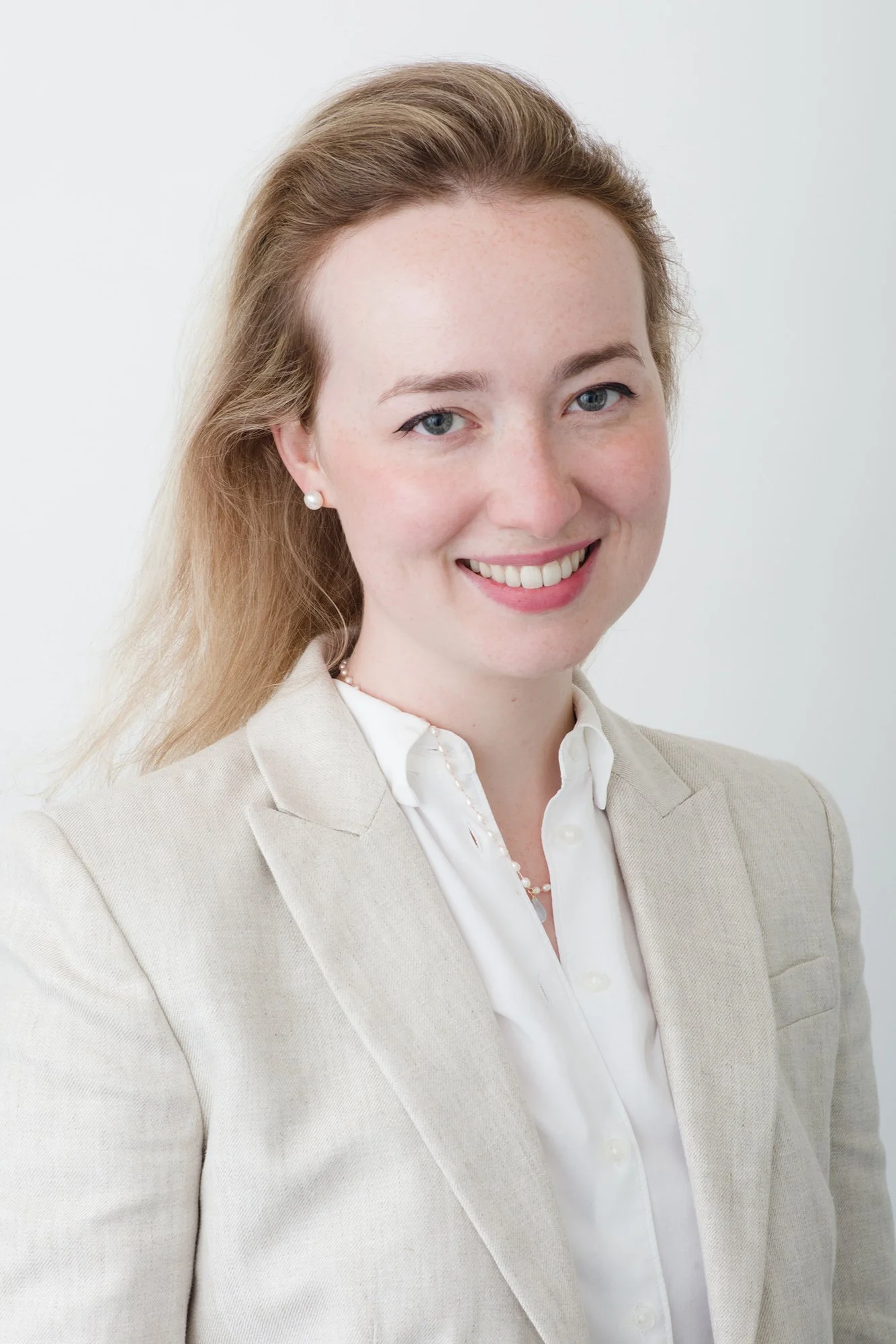 Woman_Corporate_Headshot_Portrait_NYC_0H5A0107.jpg